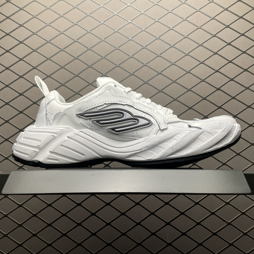 Sneakers M