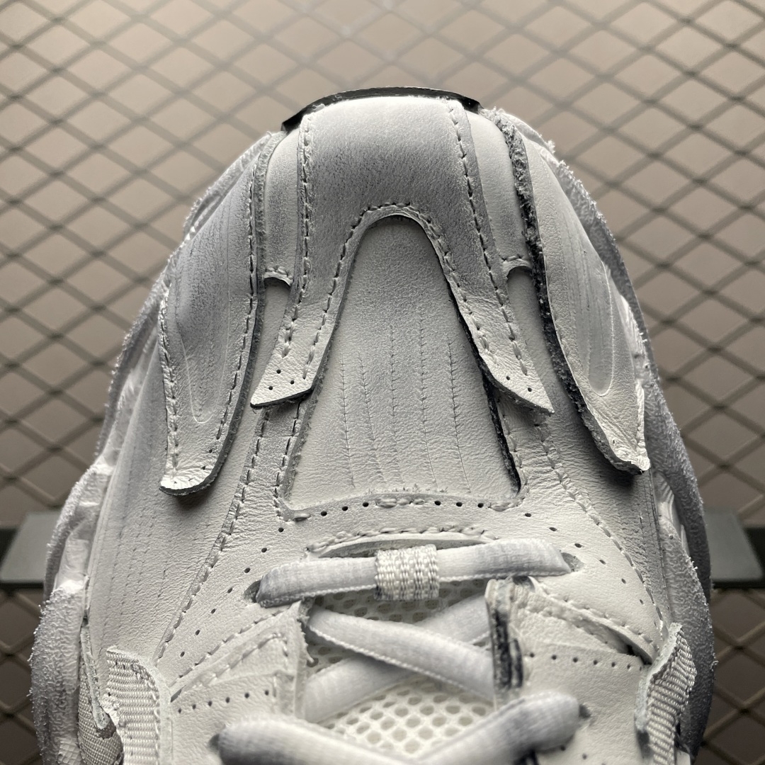 Sneakers M