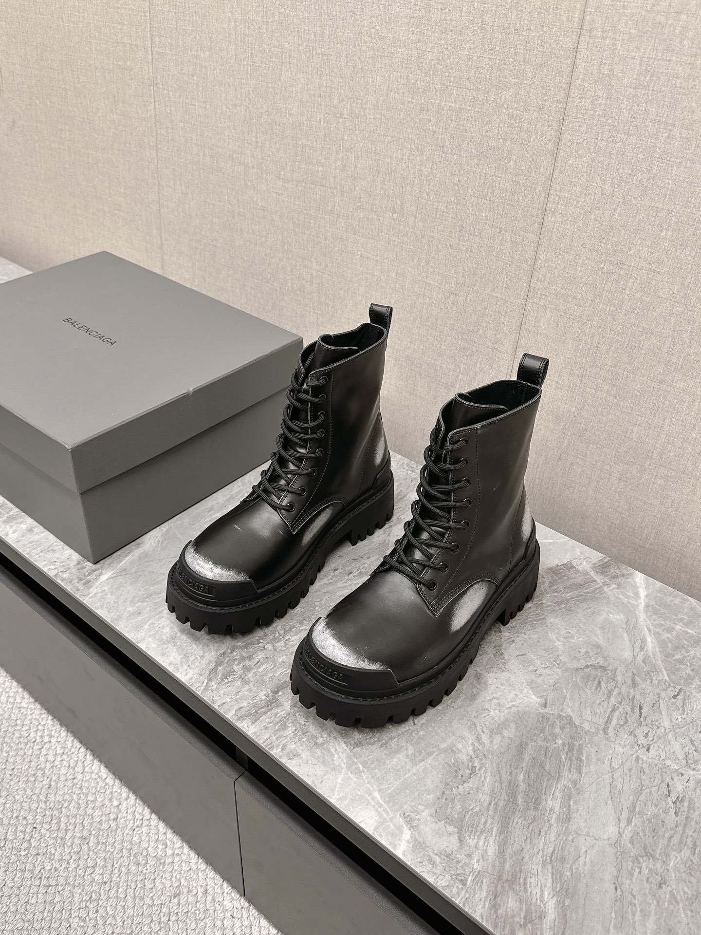 Male Basic Shoes Black L-s
