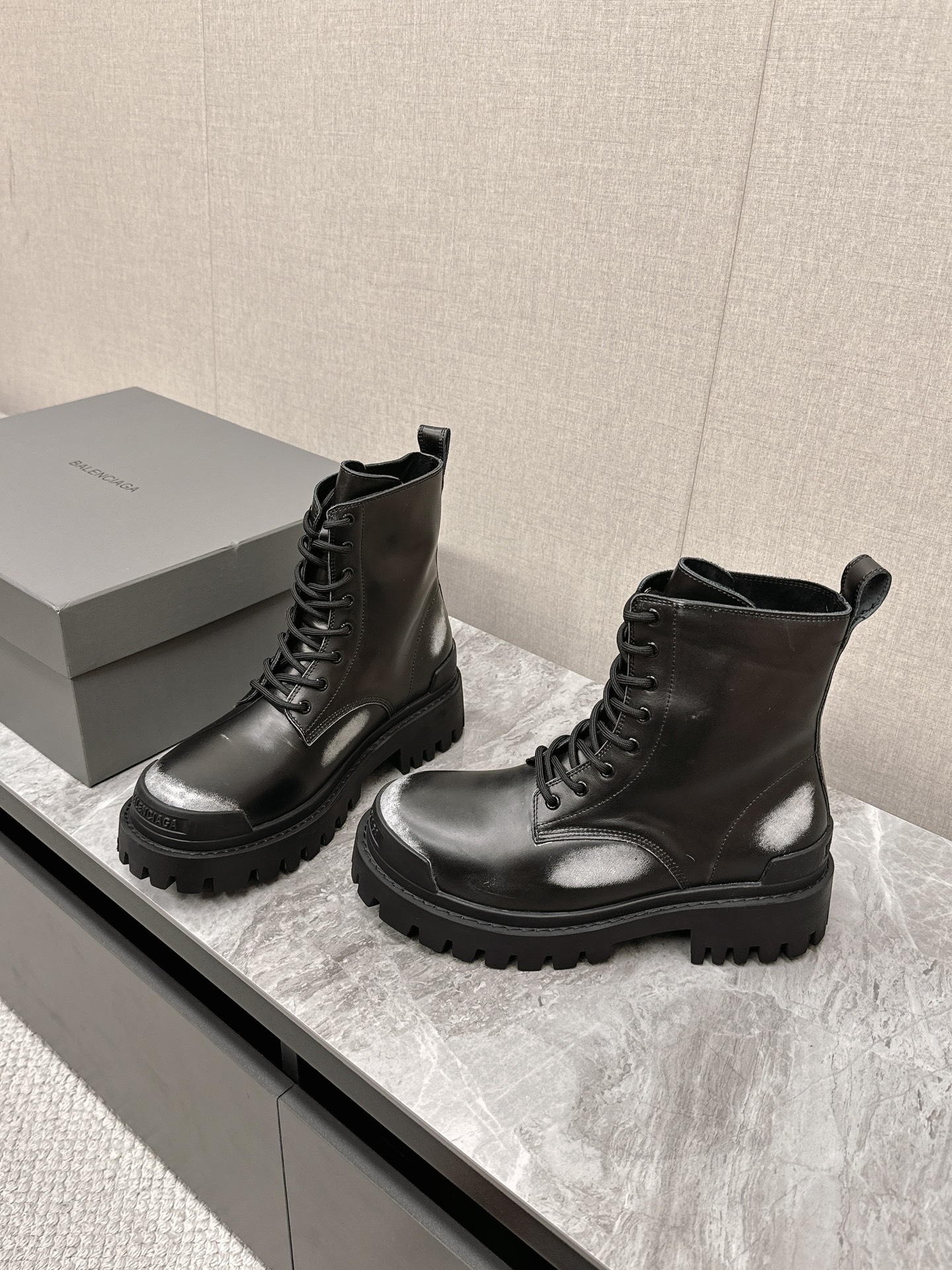 Male Basic Shoes Black L-s
