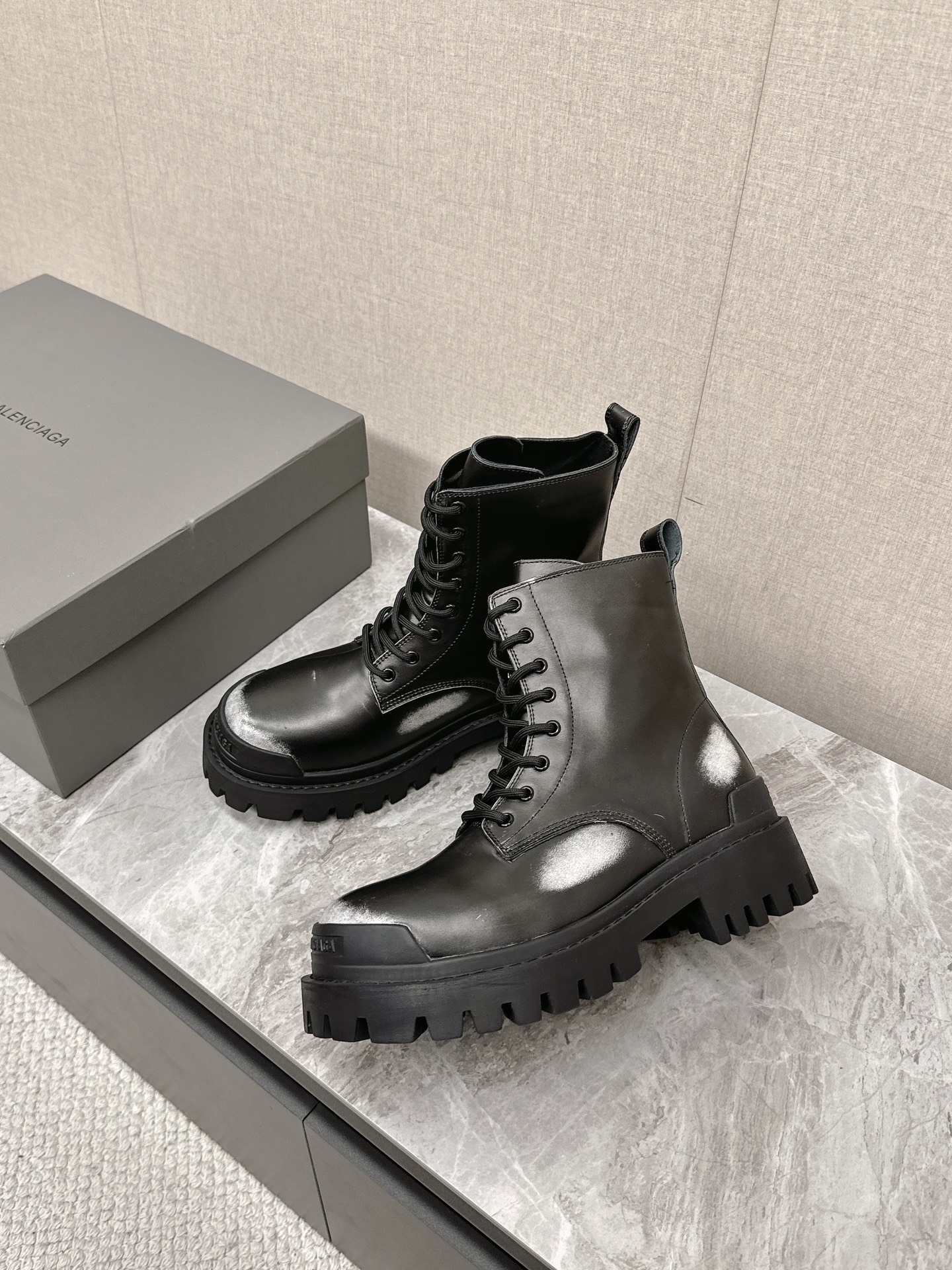 Male Basic Shoes Black L-s