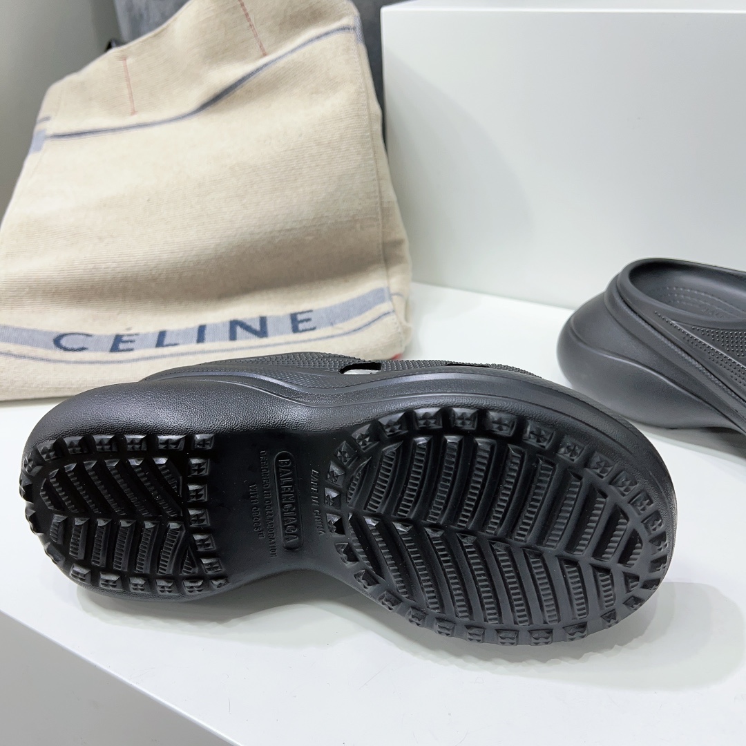 Balenciaga Female Slippers Breathable L