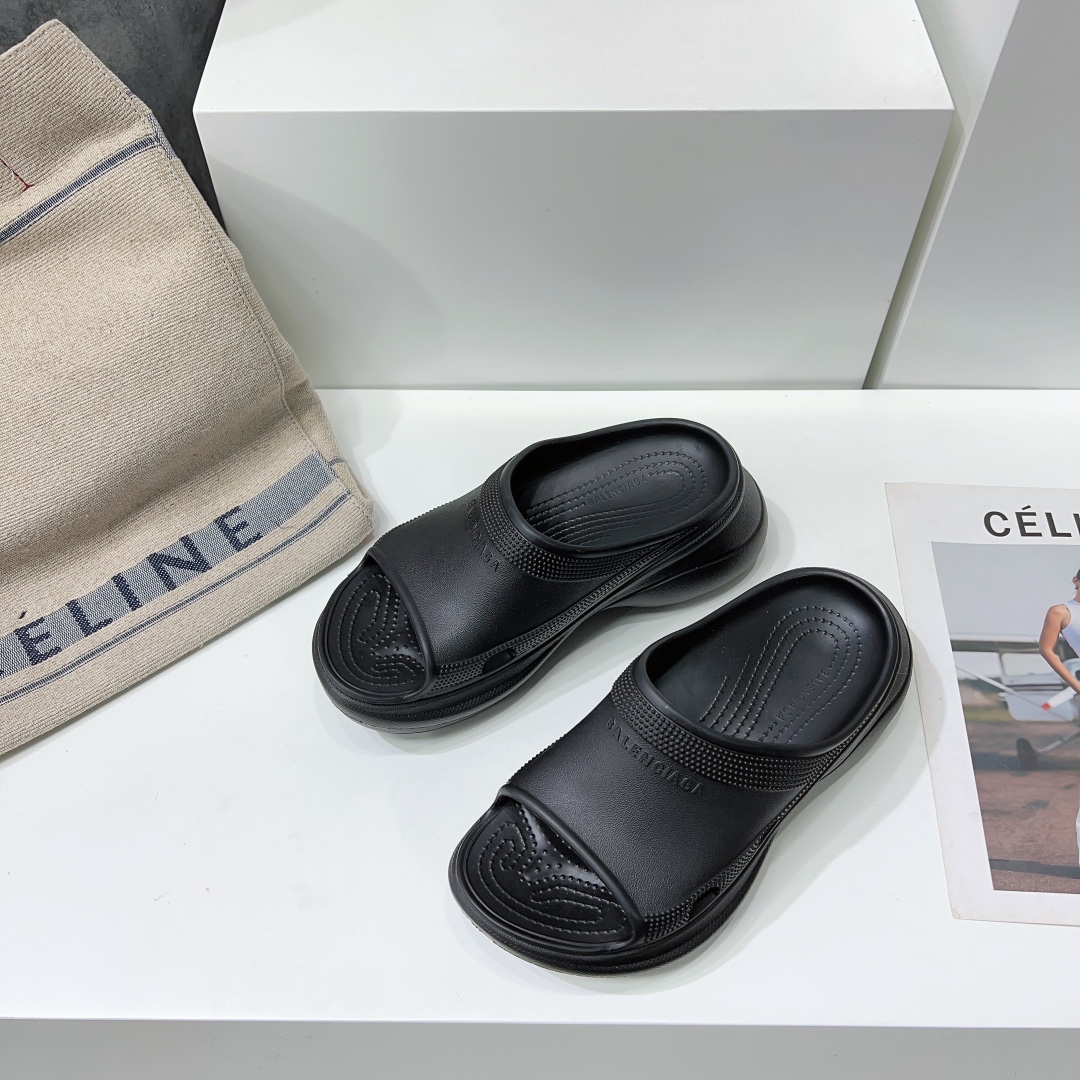 Balenciaga Female Slippers Breathable L