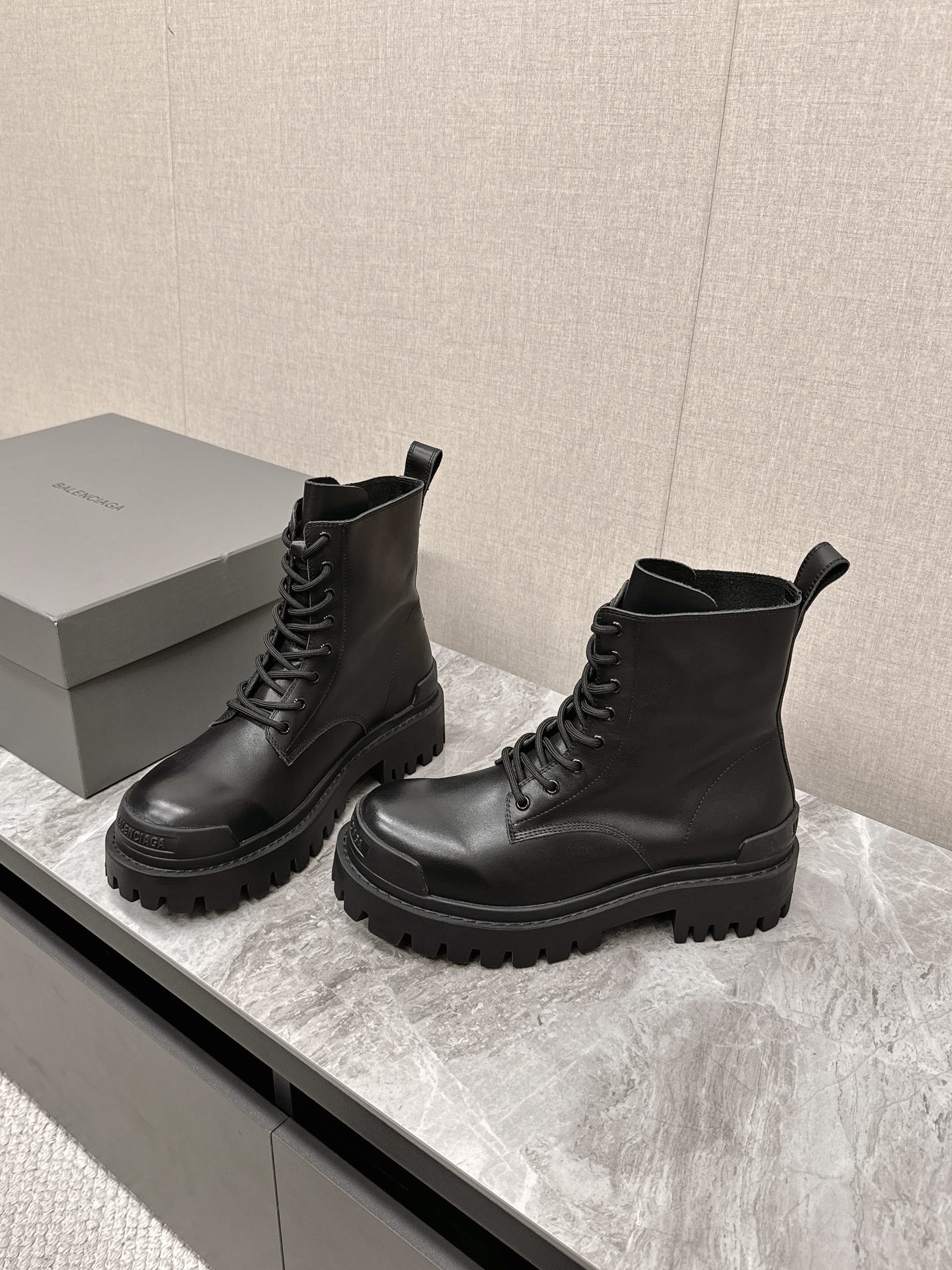 Male Basic Shoes Black L-s