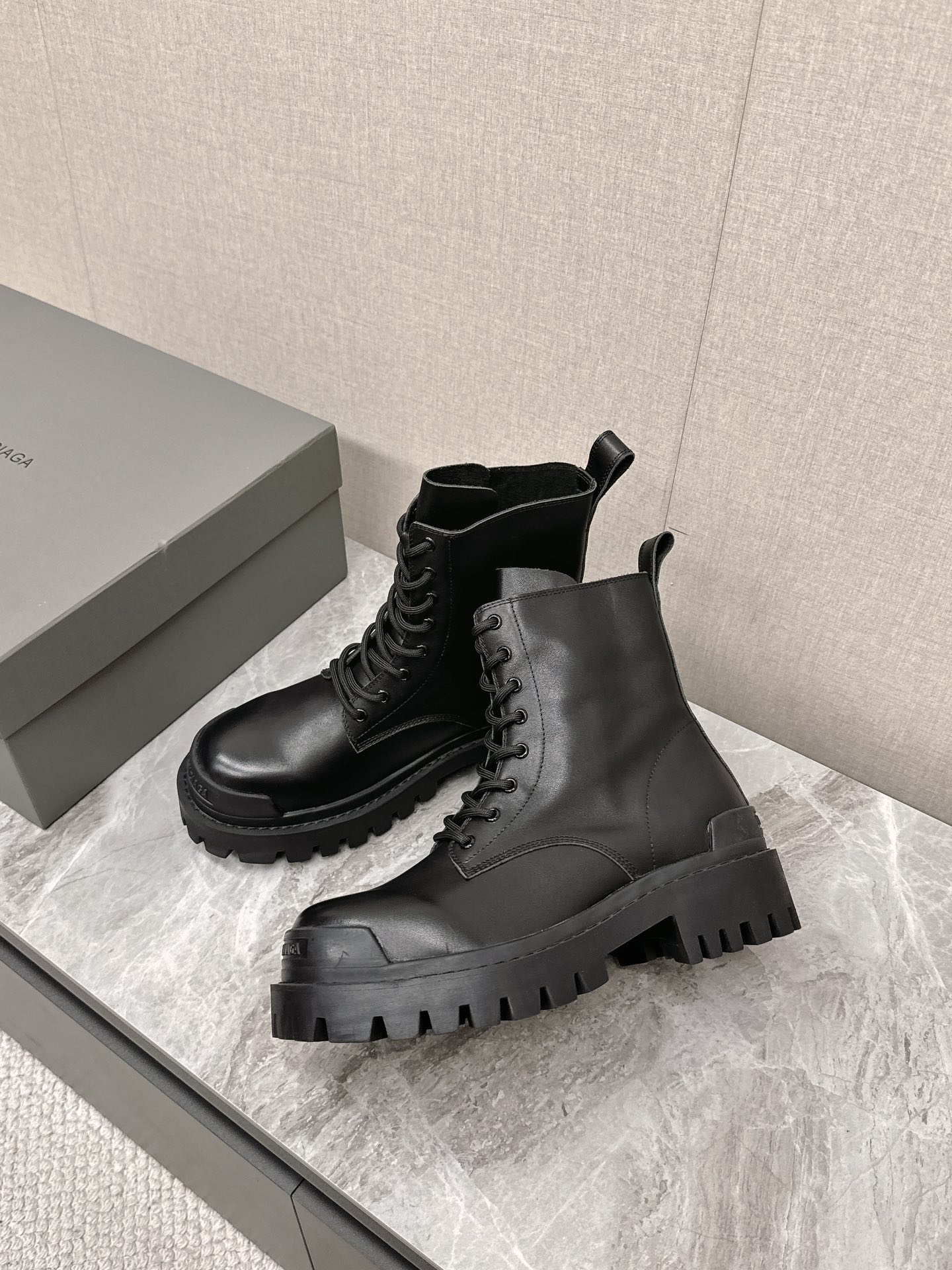Male Basic Shoes Black L-s