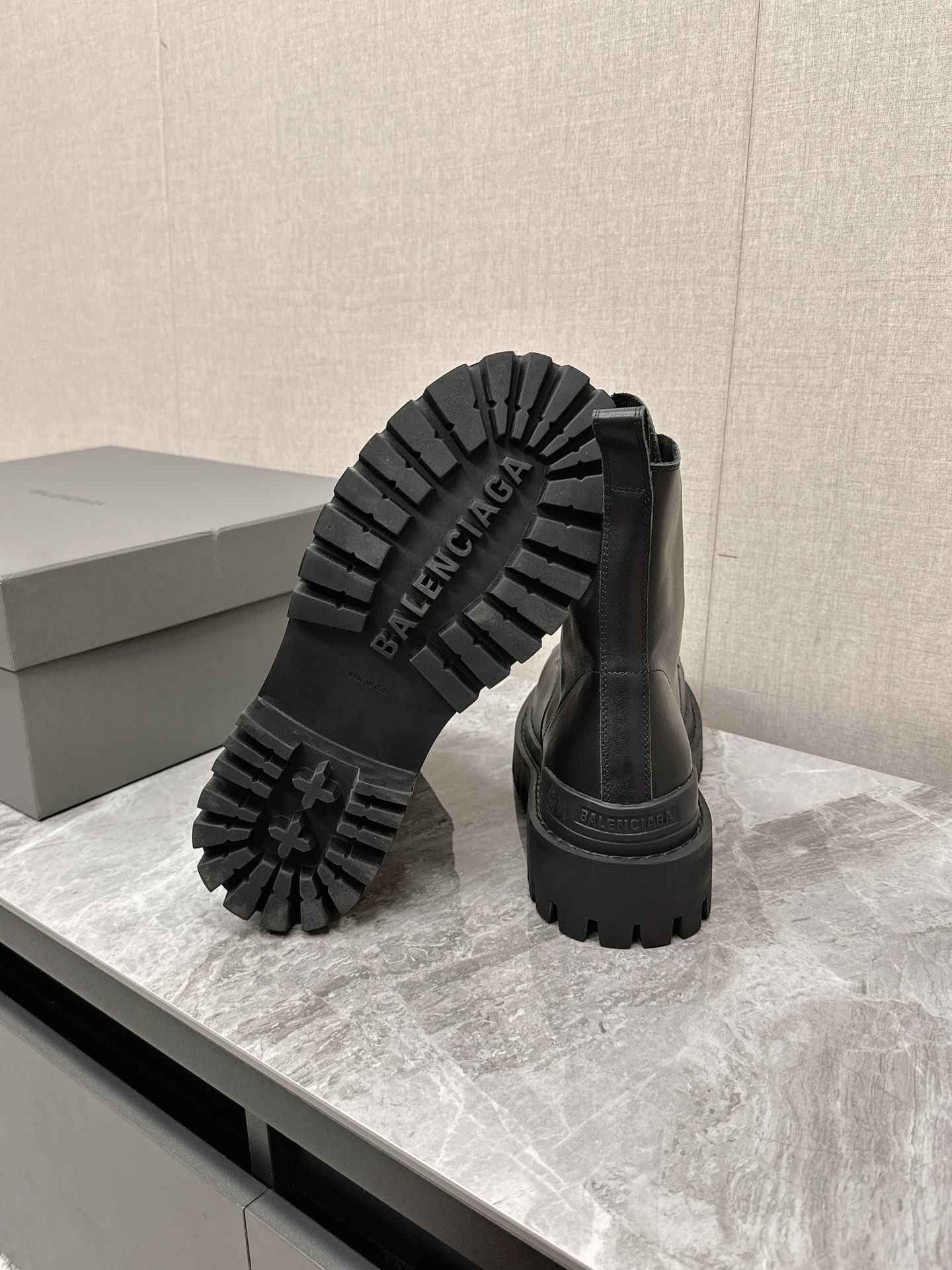 Male Basic Shoes Black L-s