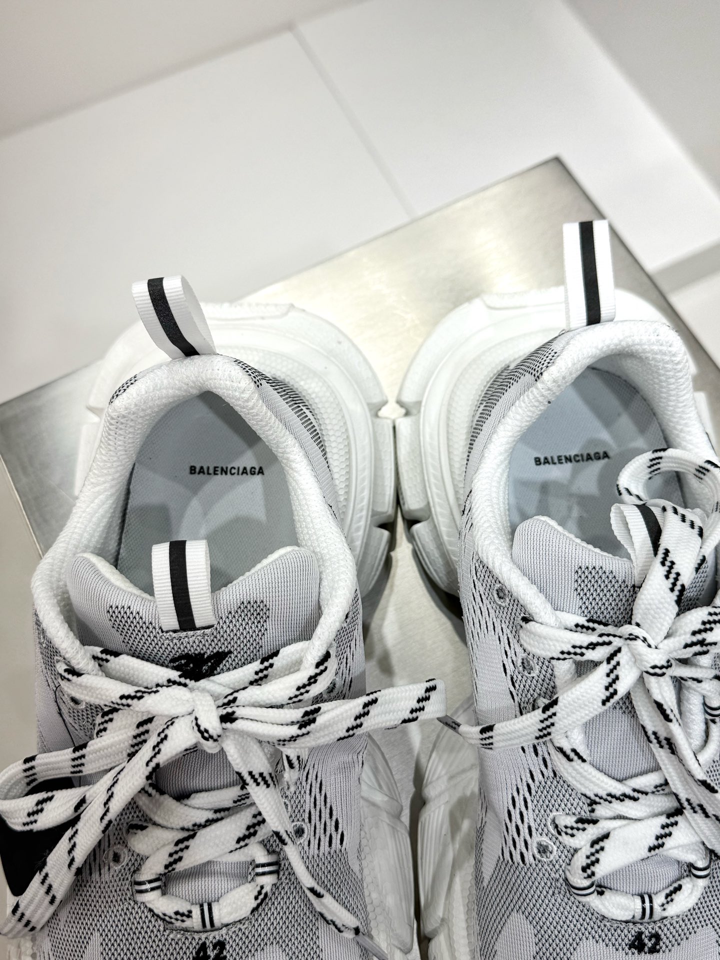 Balenciaga Basic Shoes M-l-s