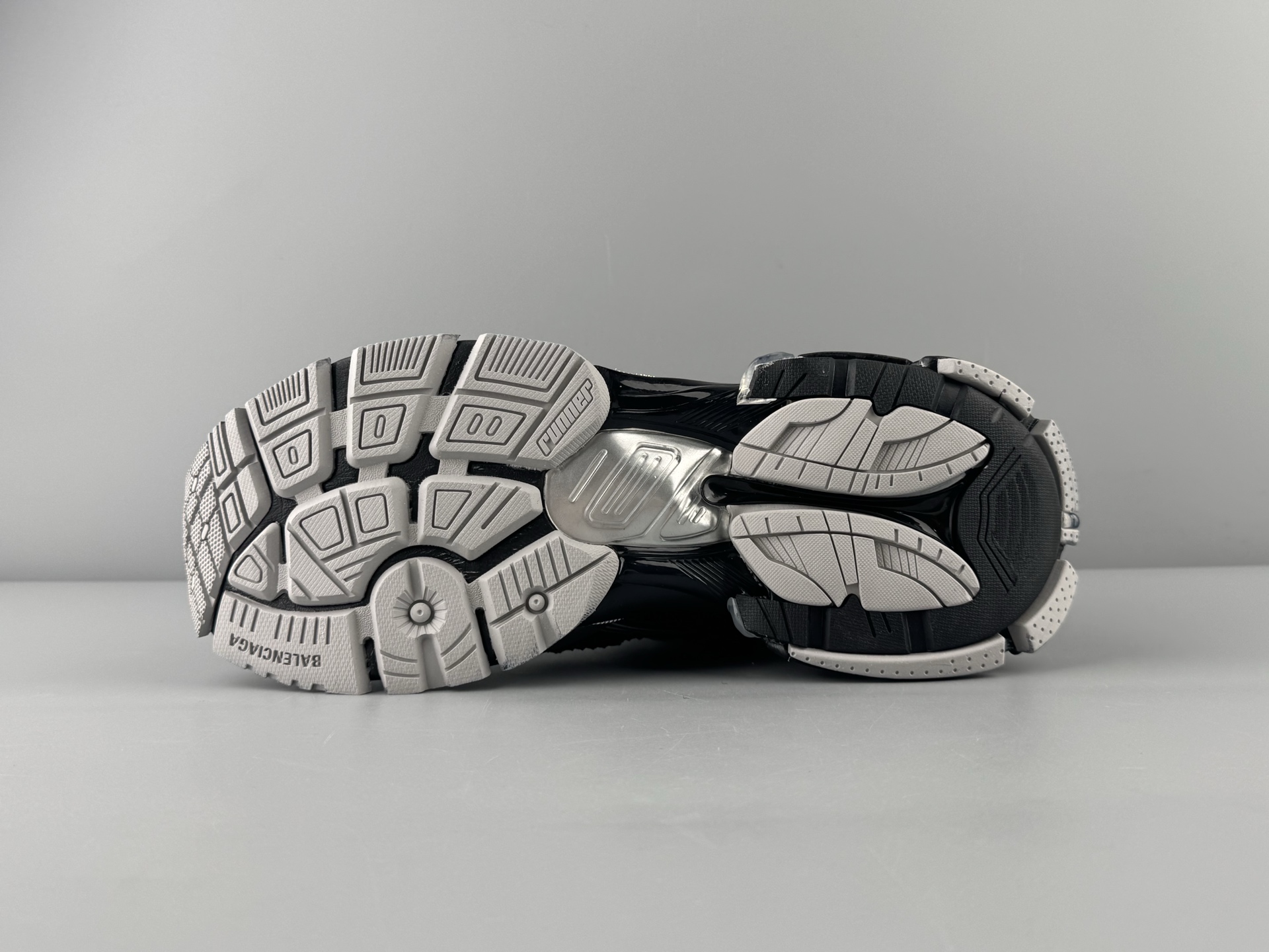 Balenciaga Basic Shoes L-s