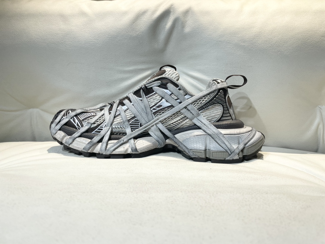 Balenciaga Basic Shoes L-s