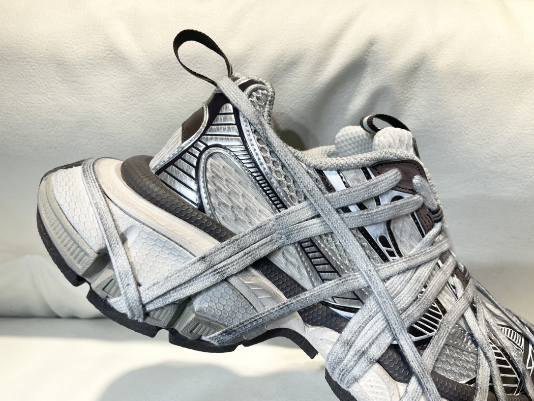 Balenciaga Basic Shoes L-s