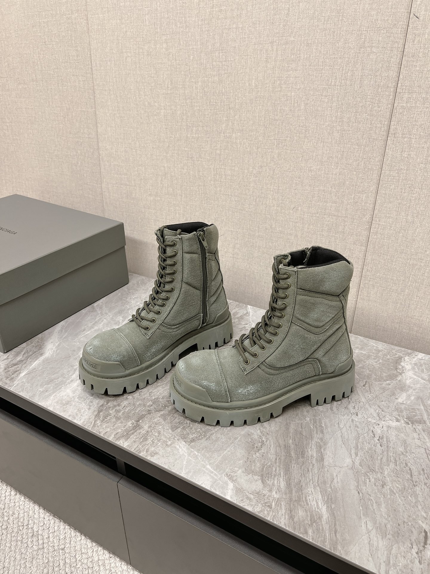 Balenciaga Male Basic Shoes Black L-s