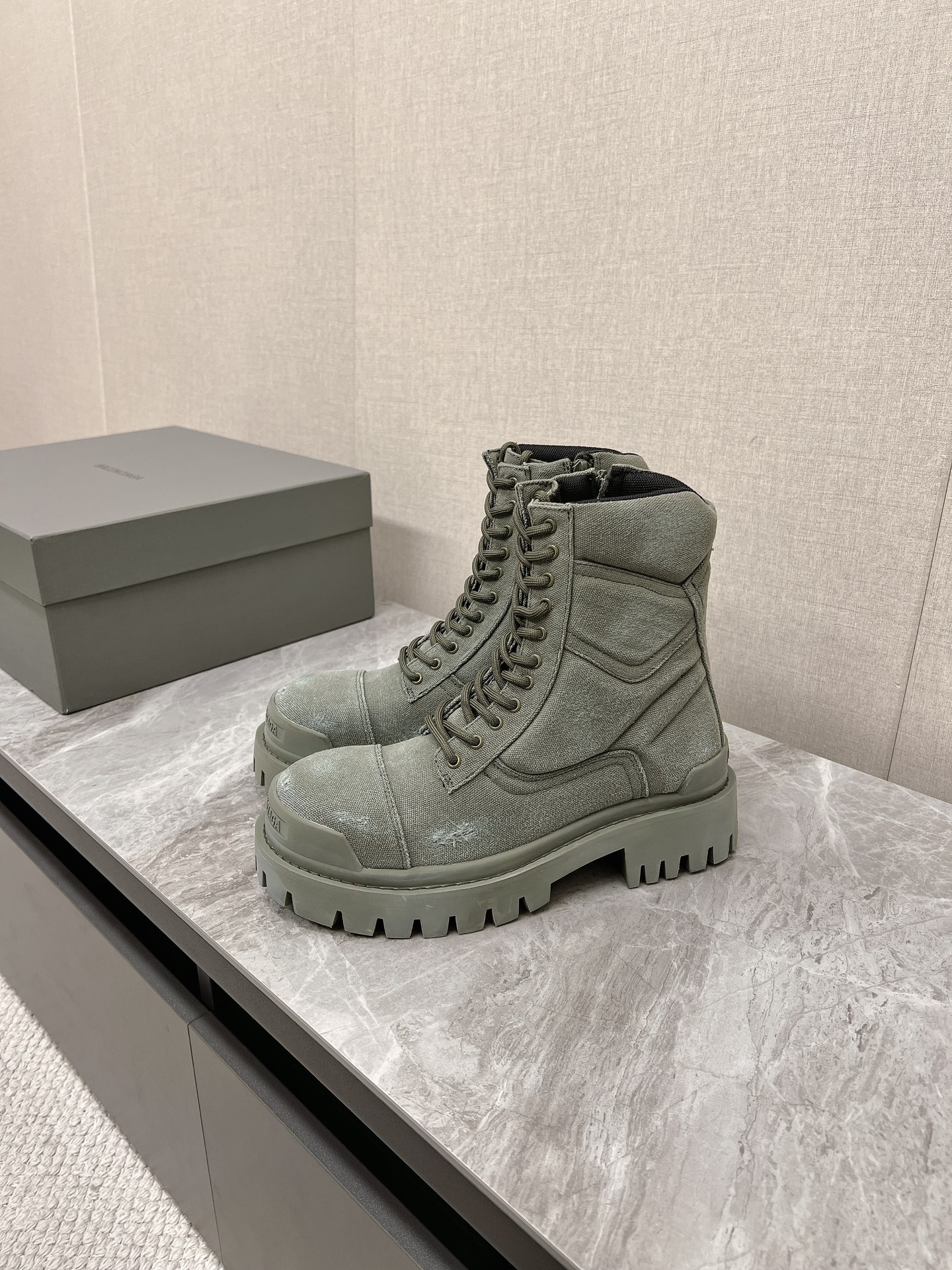 Balenciaga Male Basic Shoes Black L-s