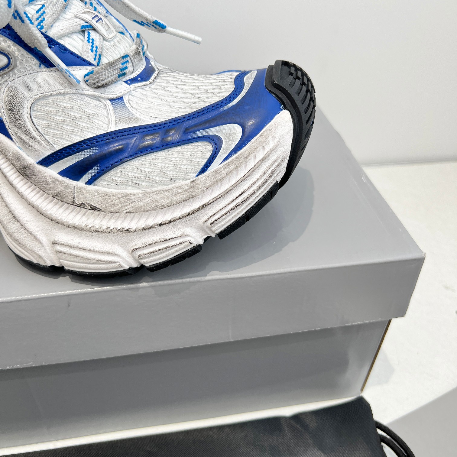 Balenciaga Sneakers Breathable L-s-xl