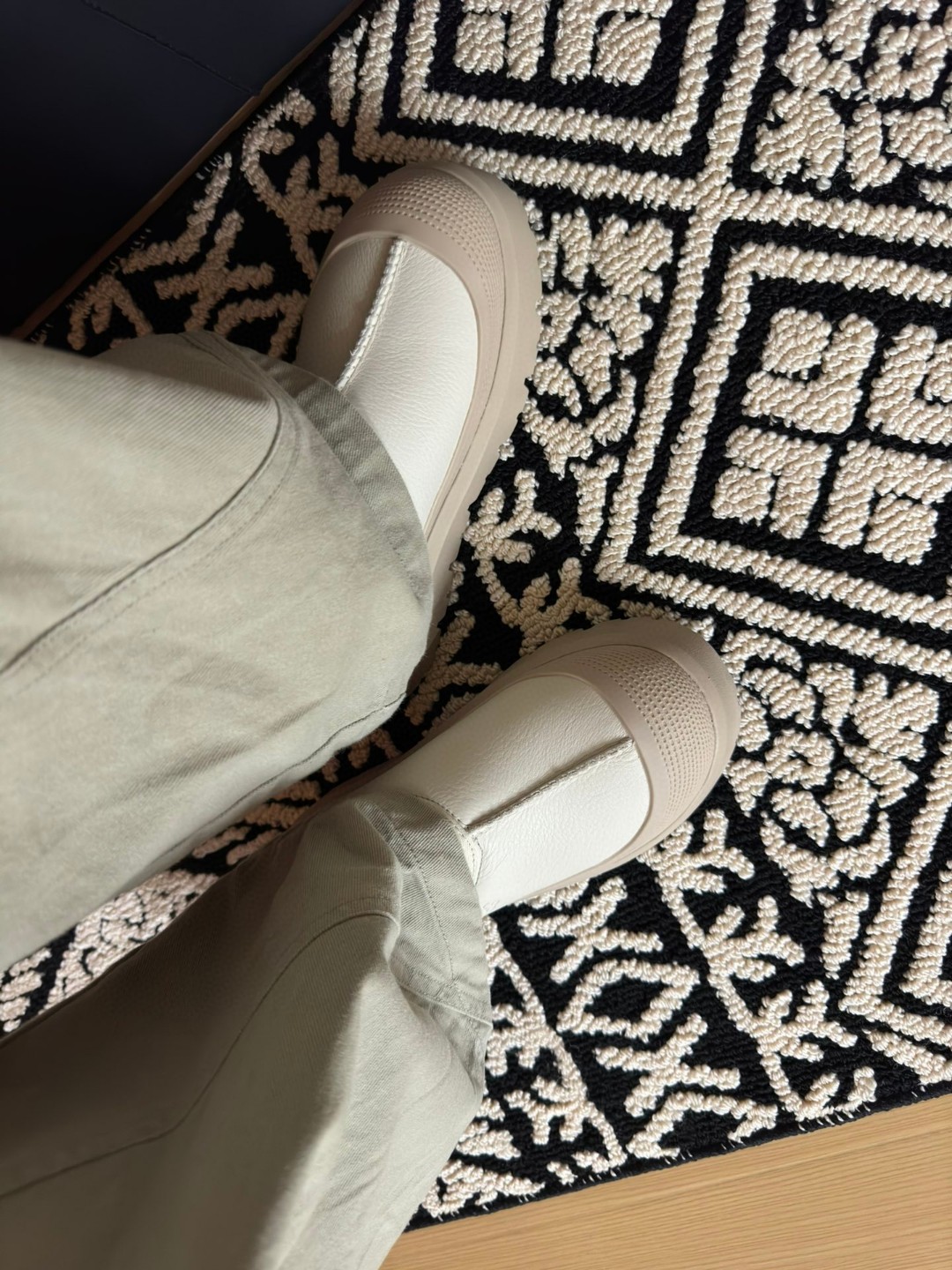Basic Shoes White