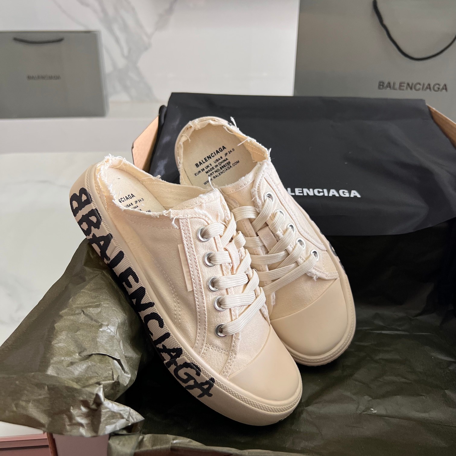 Balenciaga Basic Shoes L
