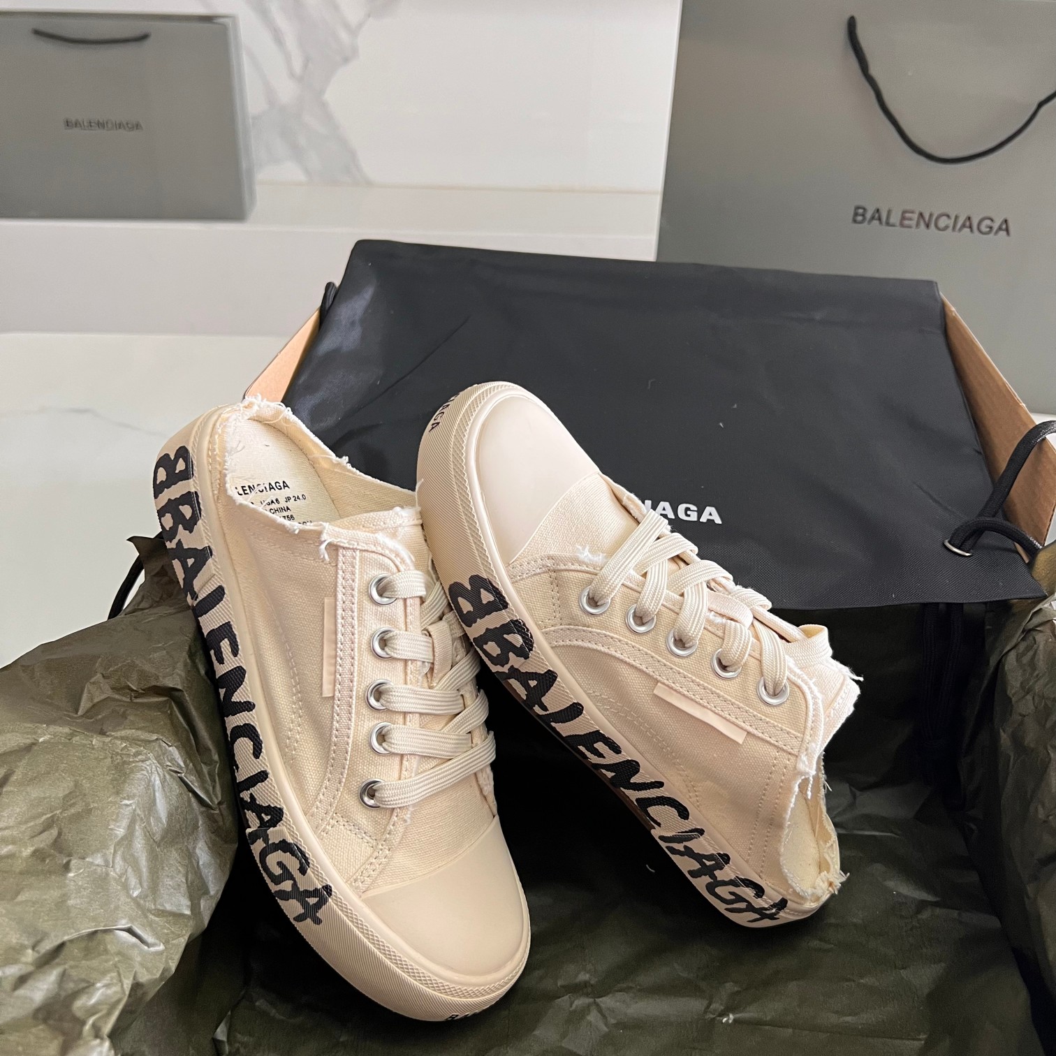 Balenciaga Basic Shoes L