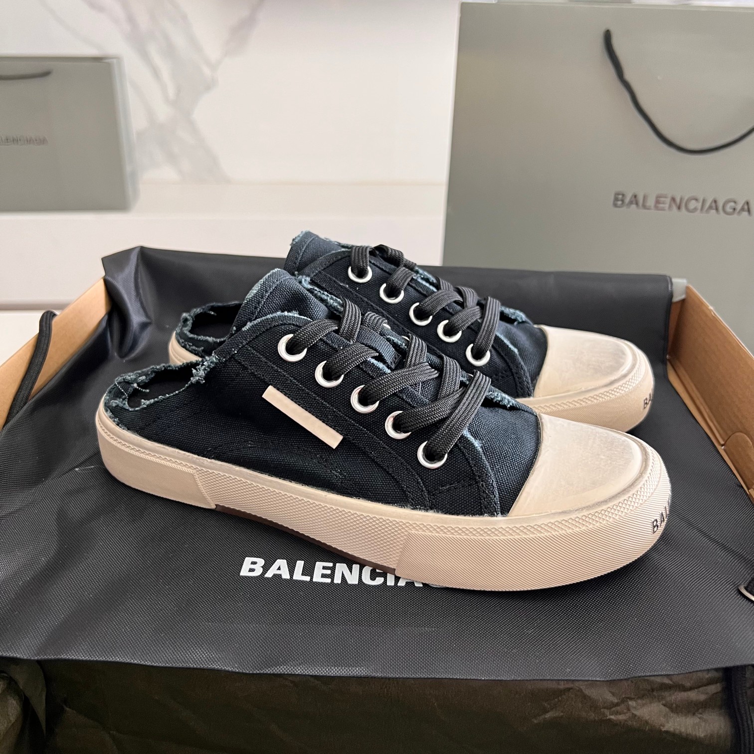 Balenciaga Basic Shoes L