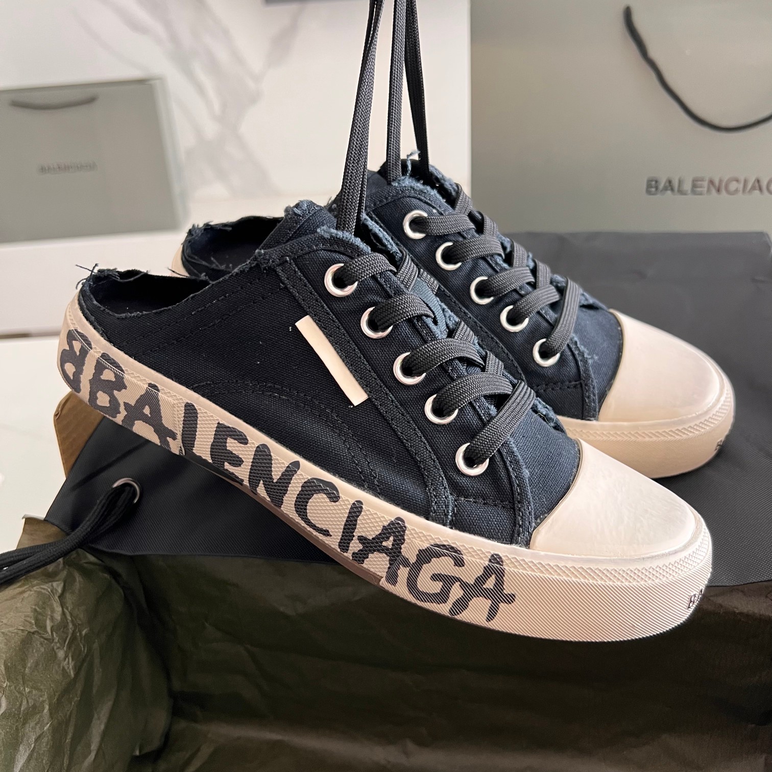 Balenciaga Couple Basic Shoes L