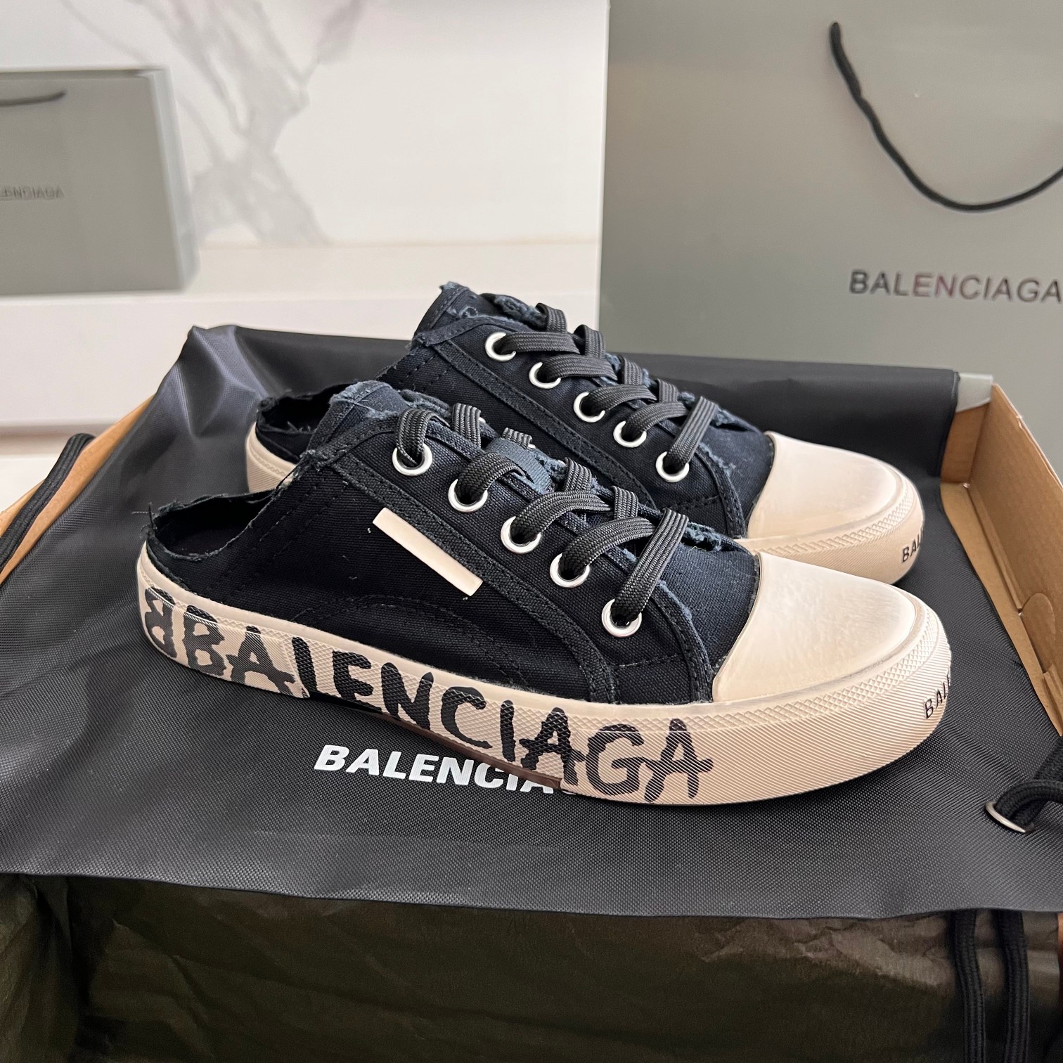 Balenciaga Couple Basic Shoes L