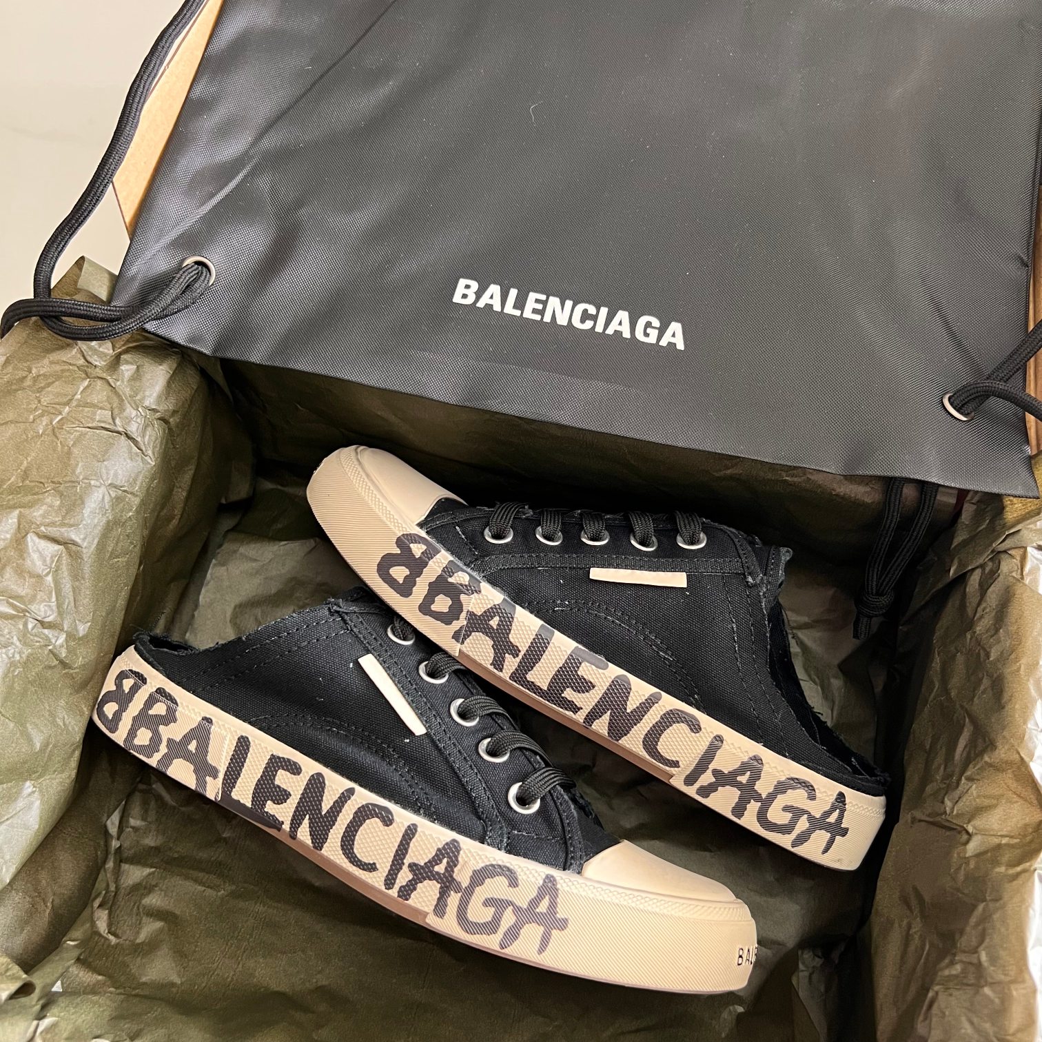 Balenciaga Couple Basic Shoes L