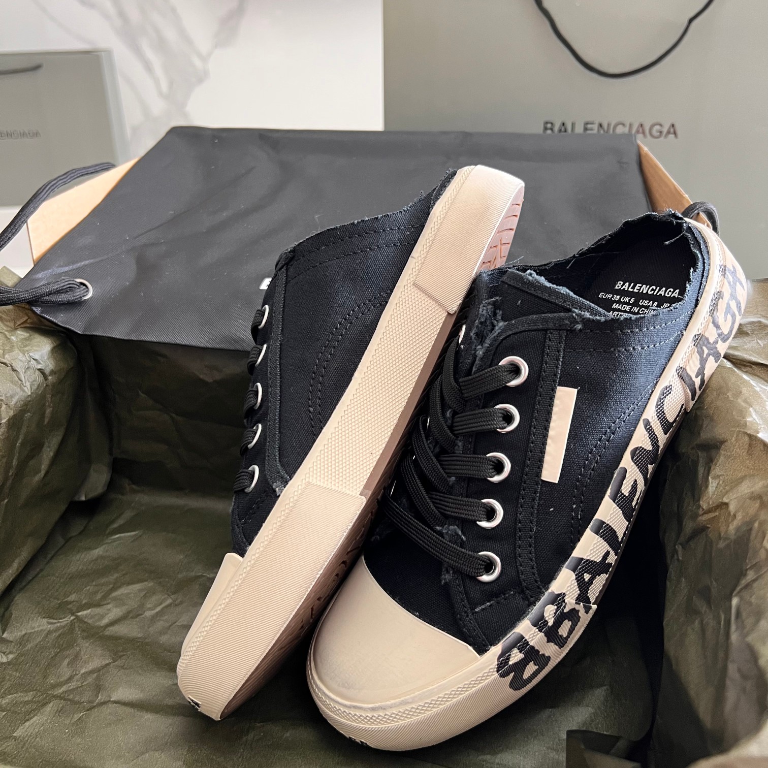 Balenciaga Couple Basic Shoes L