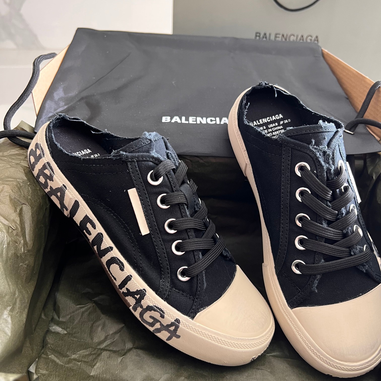 Balenciaga Couple Basic Shoes L