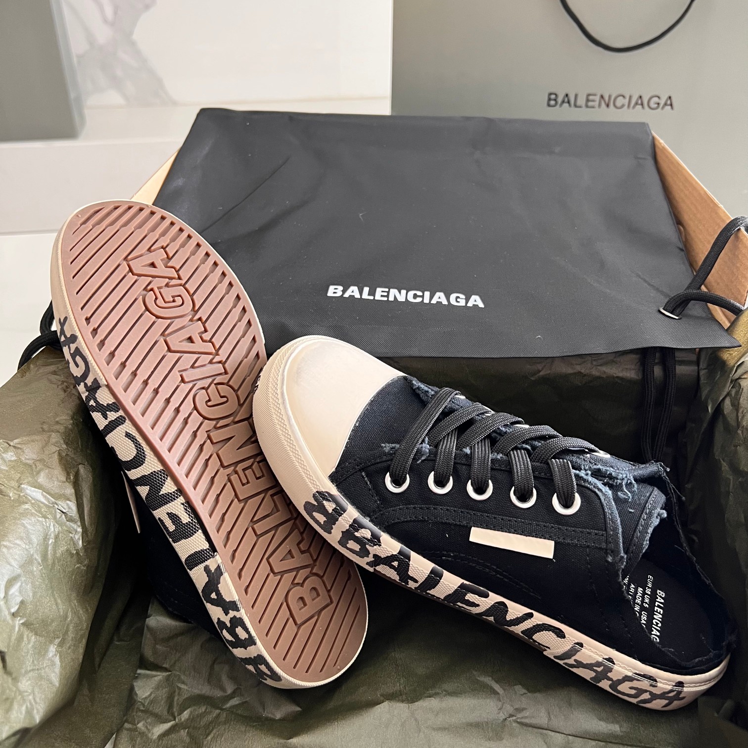 Balenciaga Couple Basic Shoes L