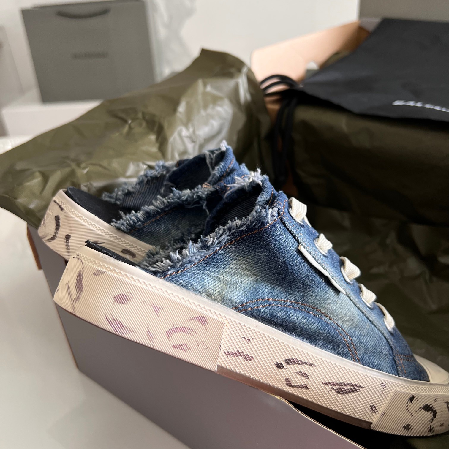 Balenciaga Basic Shoes L
