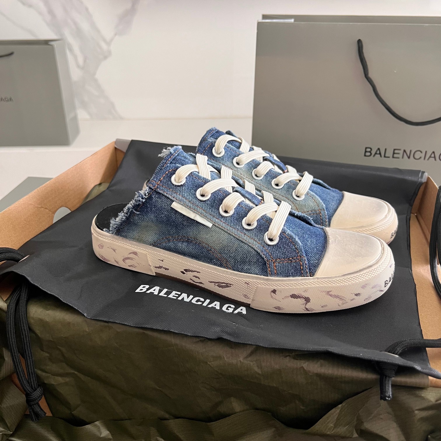 Balenciaga Basic Shoes L