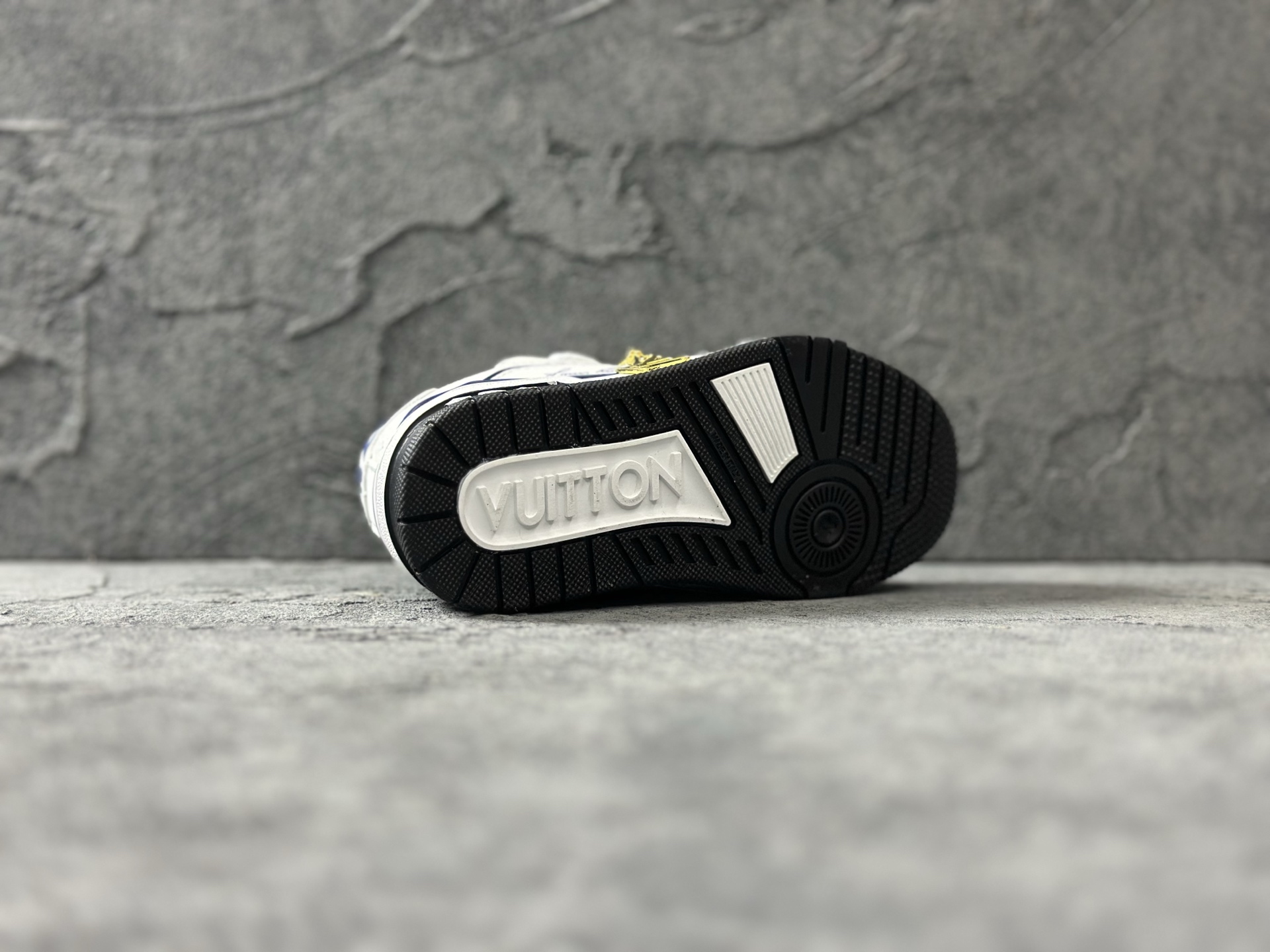 Louis Vuitton Board Shoes L