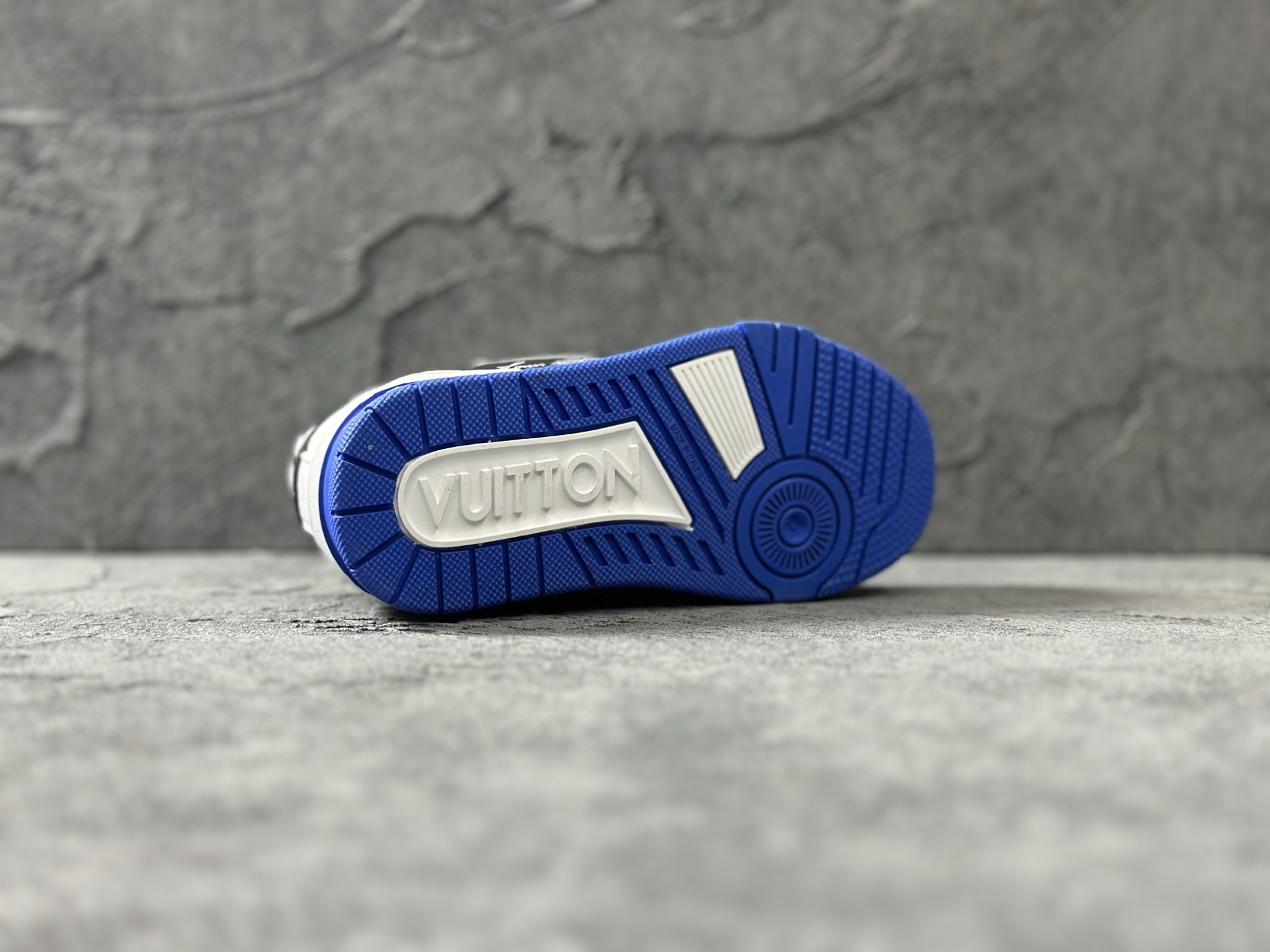Louis Vuitton Board Shoes L