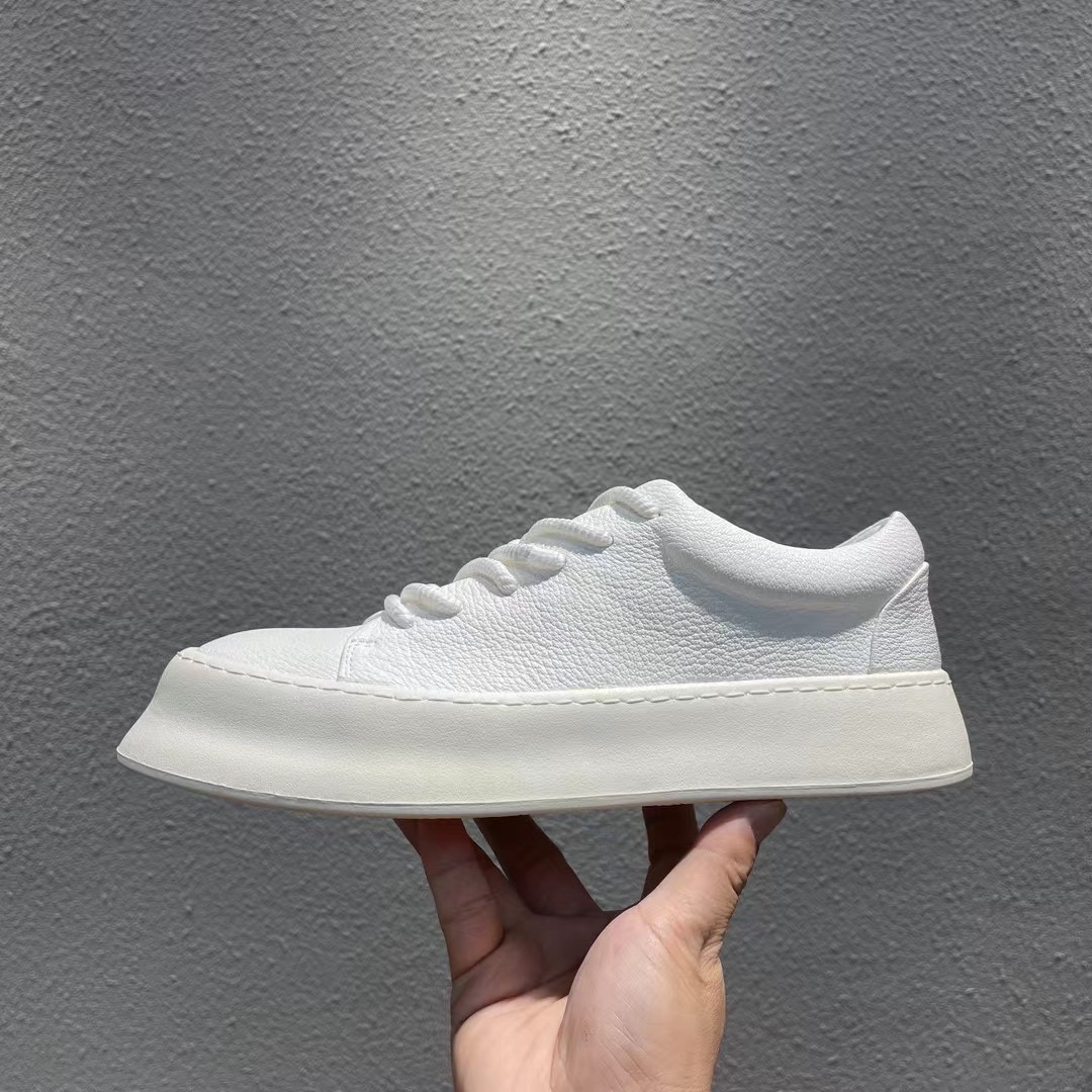 Basic Shoes 43