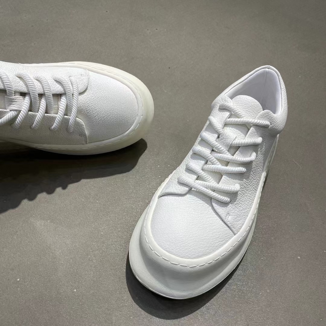 Basic Shoes 43