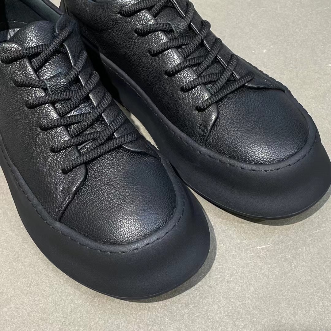 Basic Shoes 43