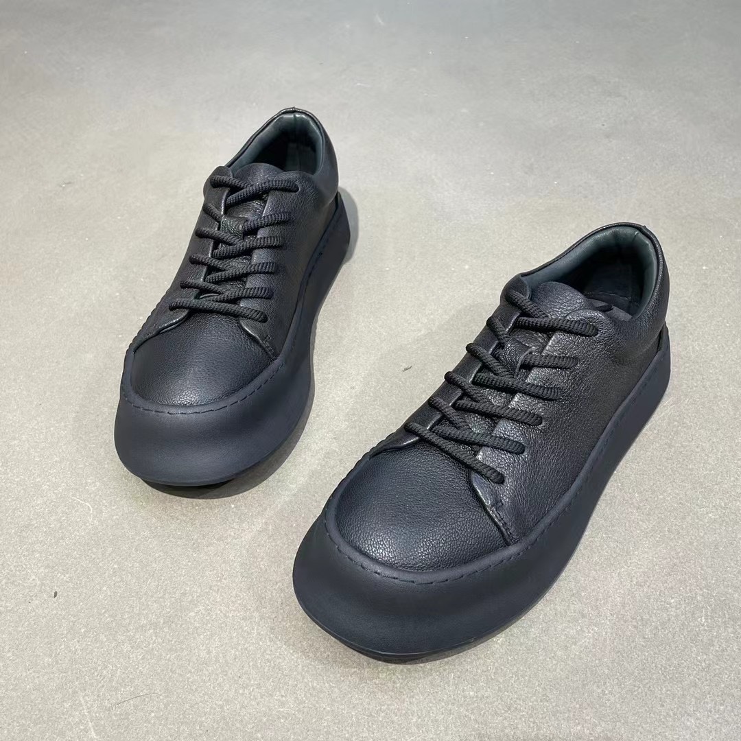 Basic Shoes 43