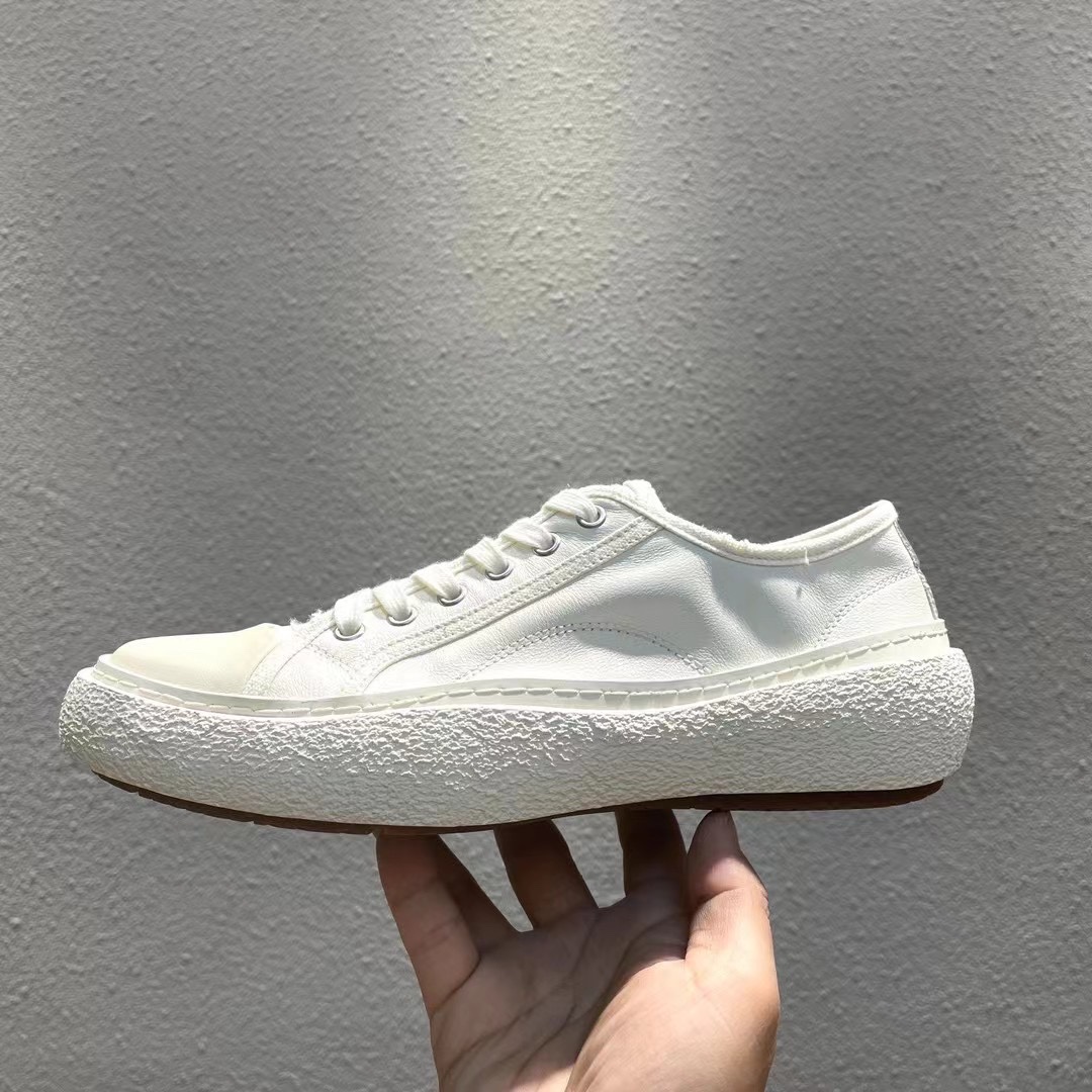 Basic Shoes 43