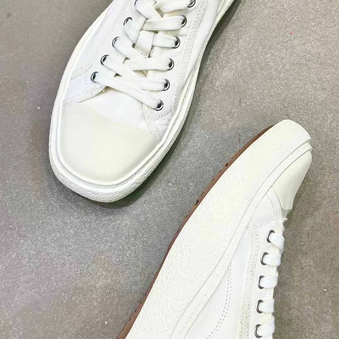 Basic Shoes 43