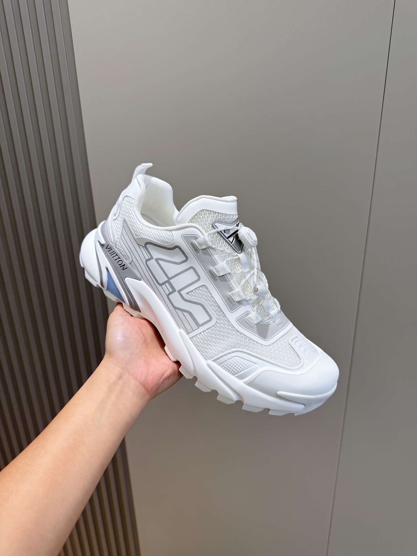 Louis Vuitton Sneakers M-l-s