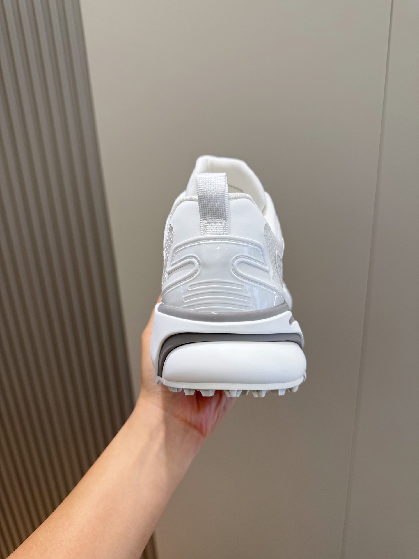 Louis Vuitton Sneakers M-l-s