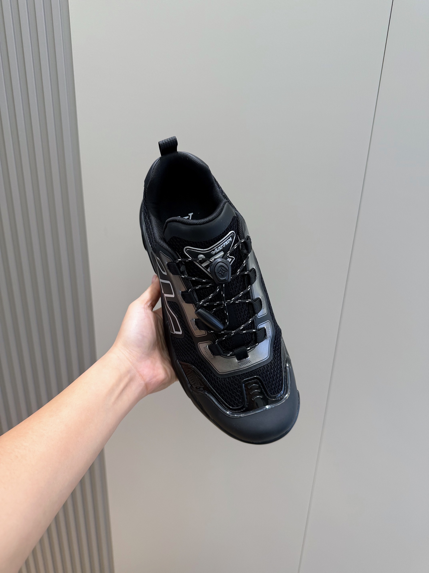 Louis Vuitton Sneakers M-l-s