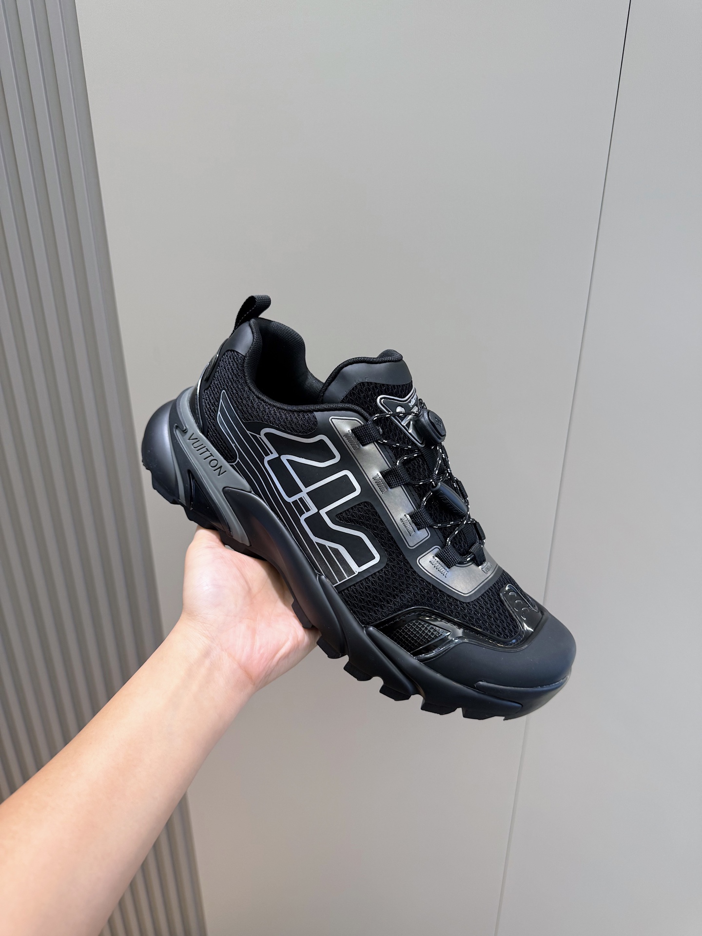 Louis Vuitton Sneakers M-l-s
