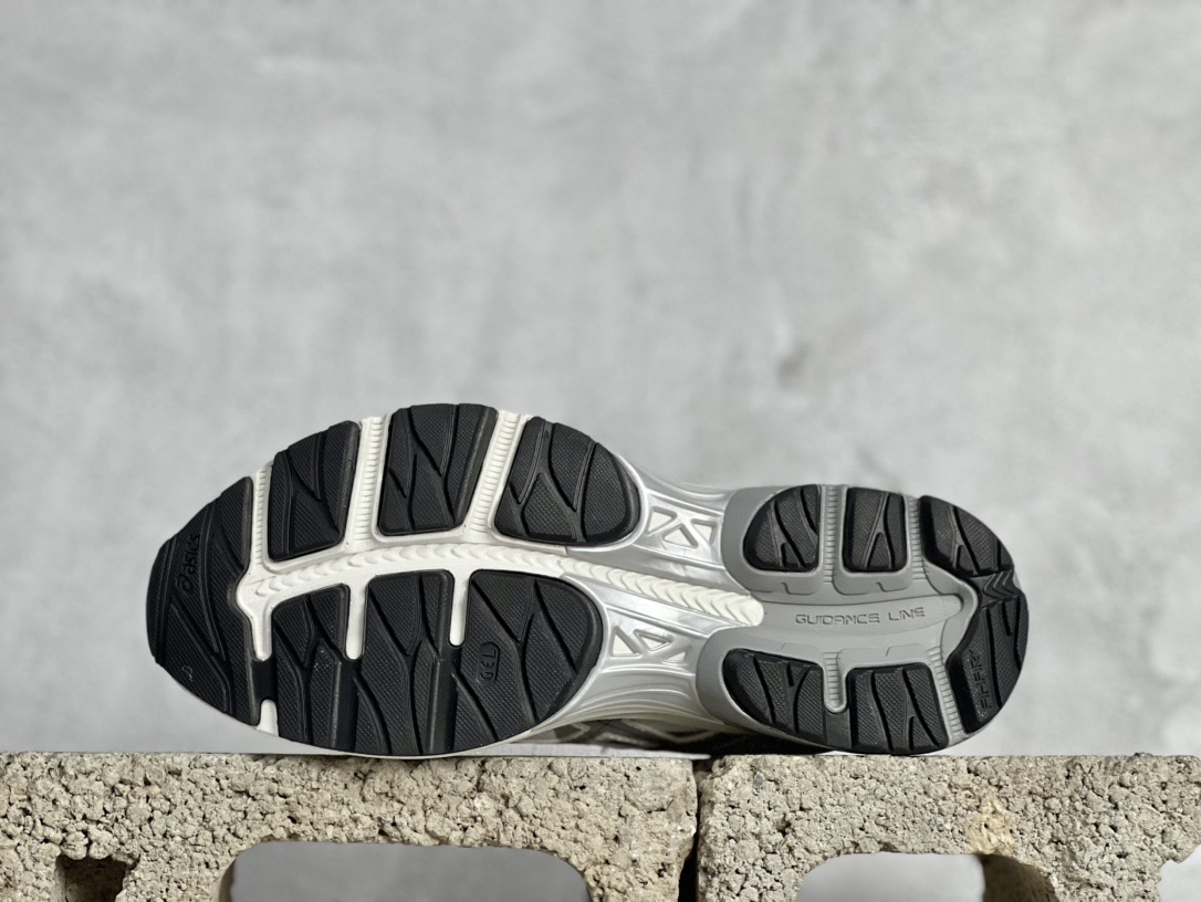 Basic Shoes Breathable L-s