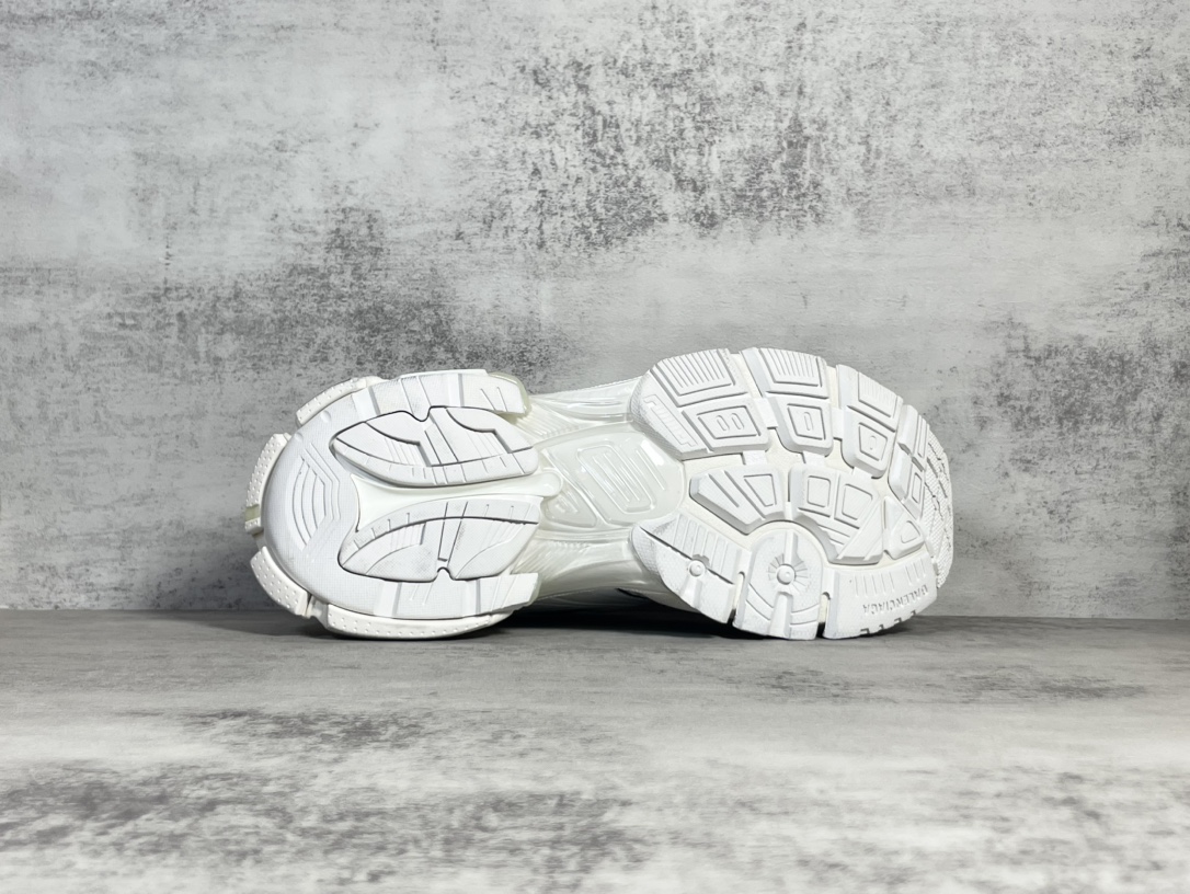 Sneakers M