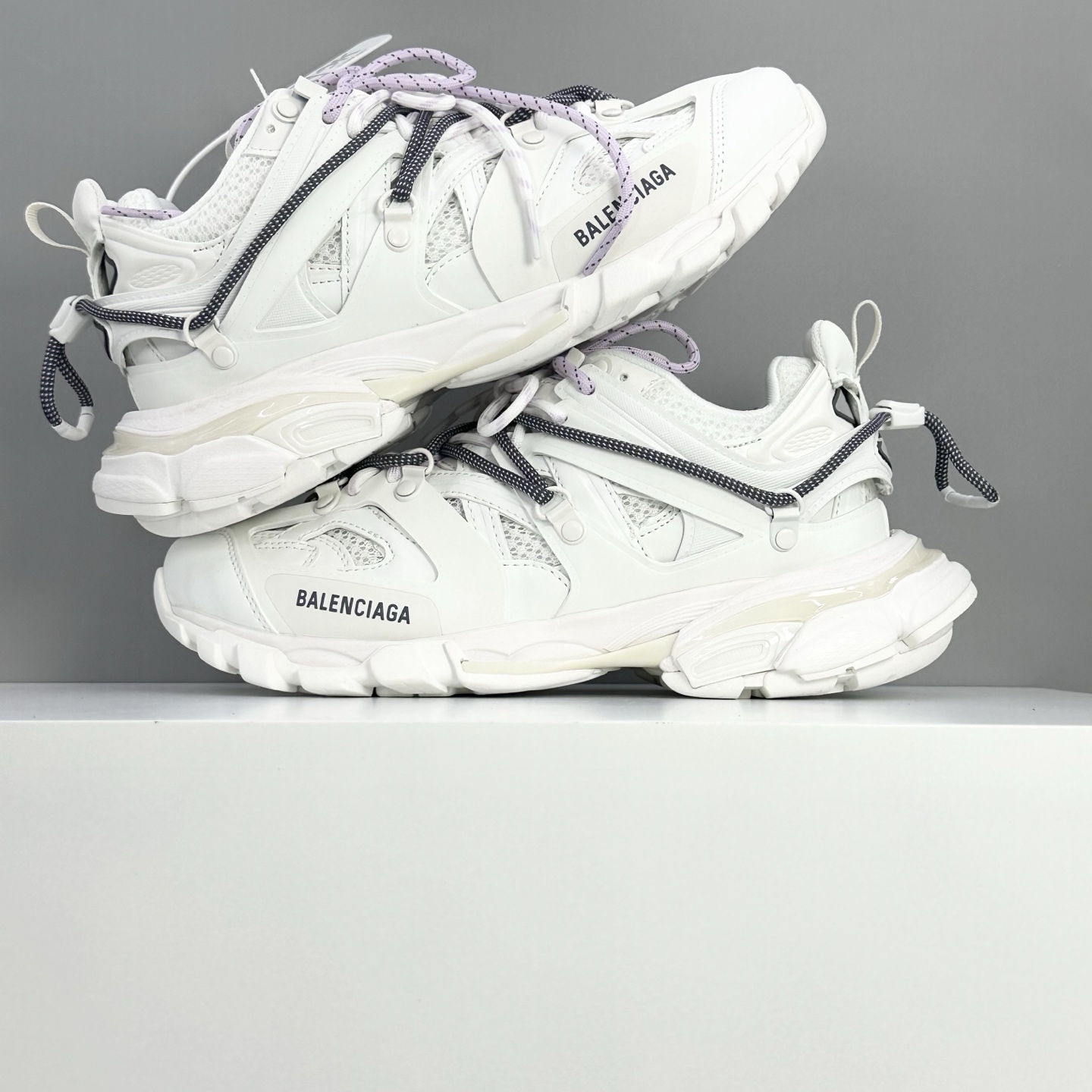 Sneakers M