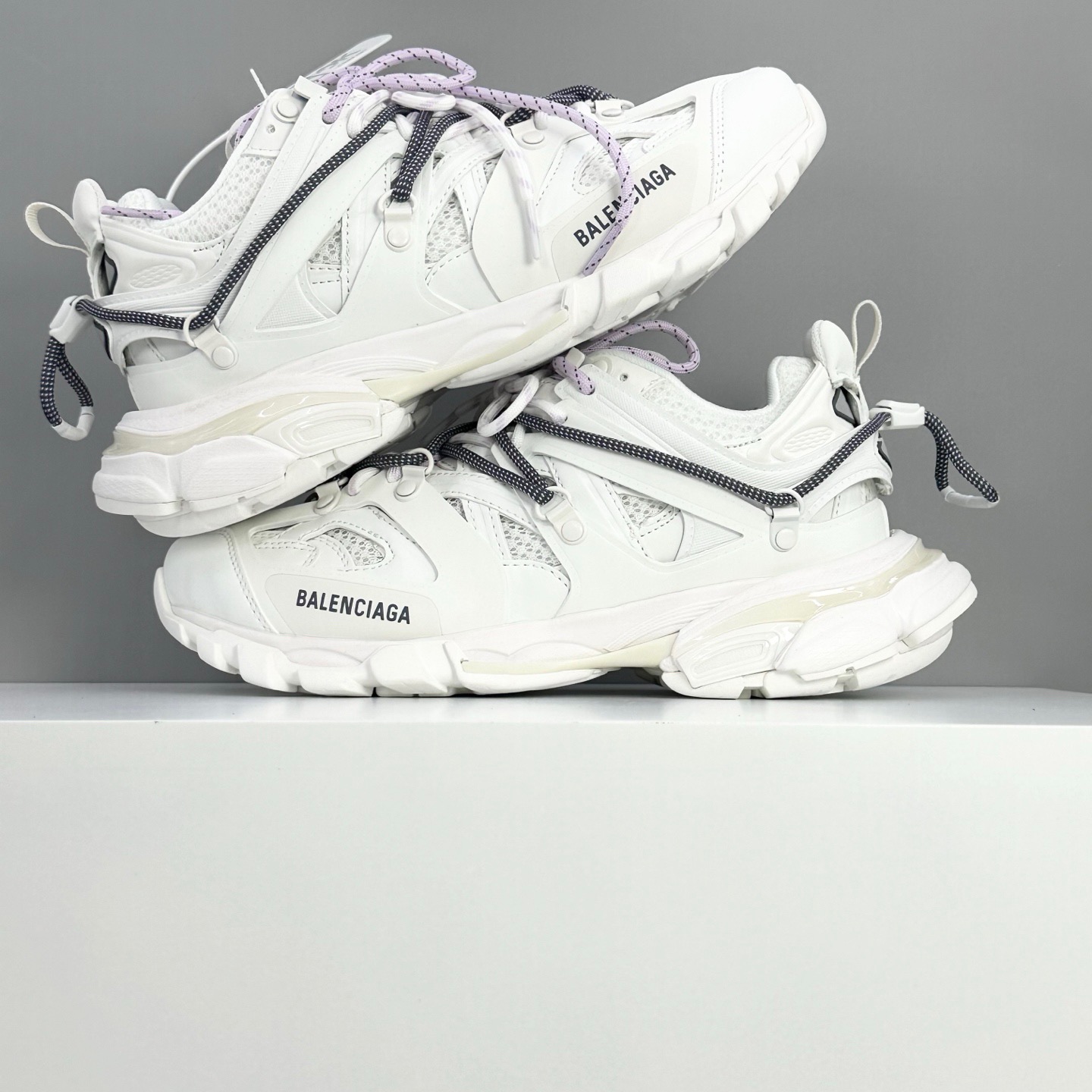 Sneakers M