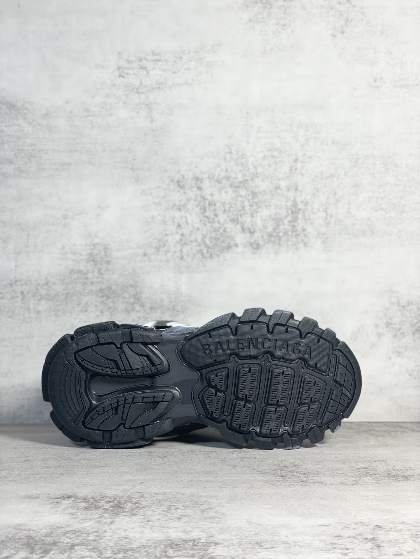 Sneakers M