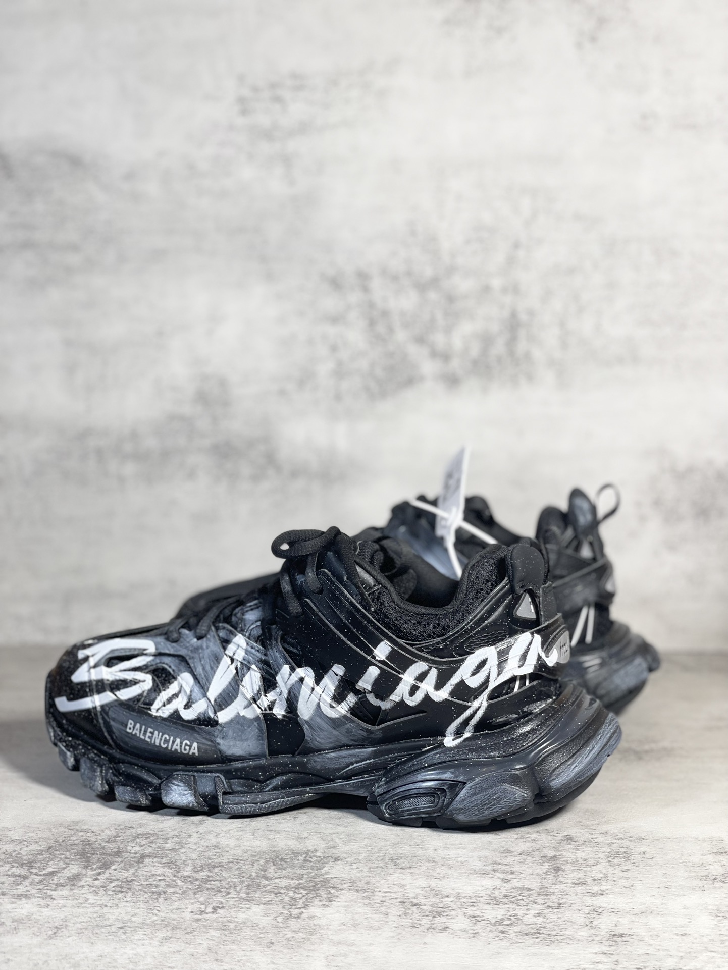 Sneakers M