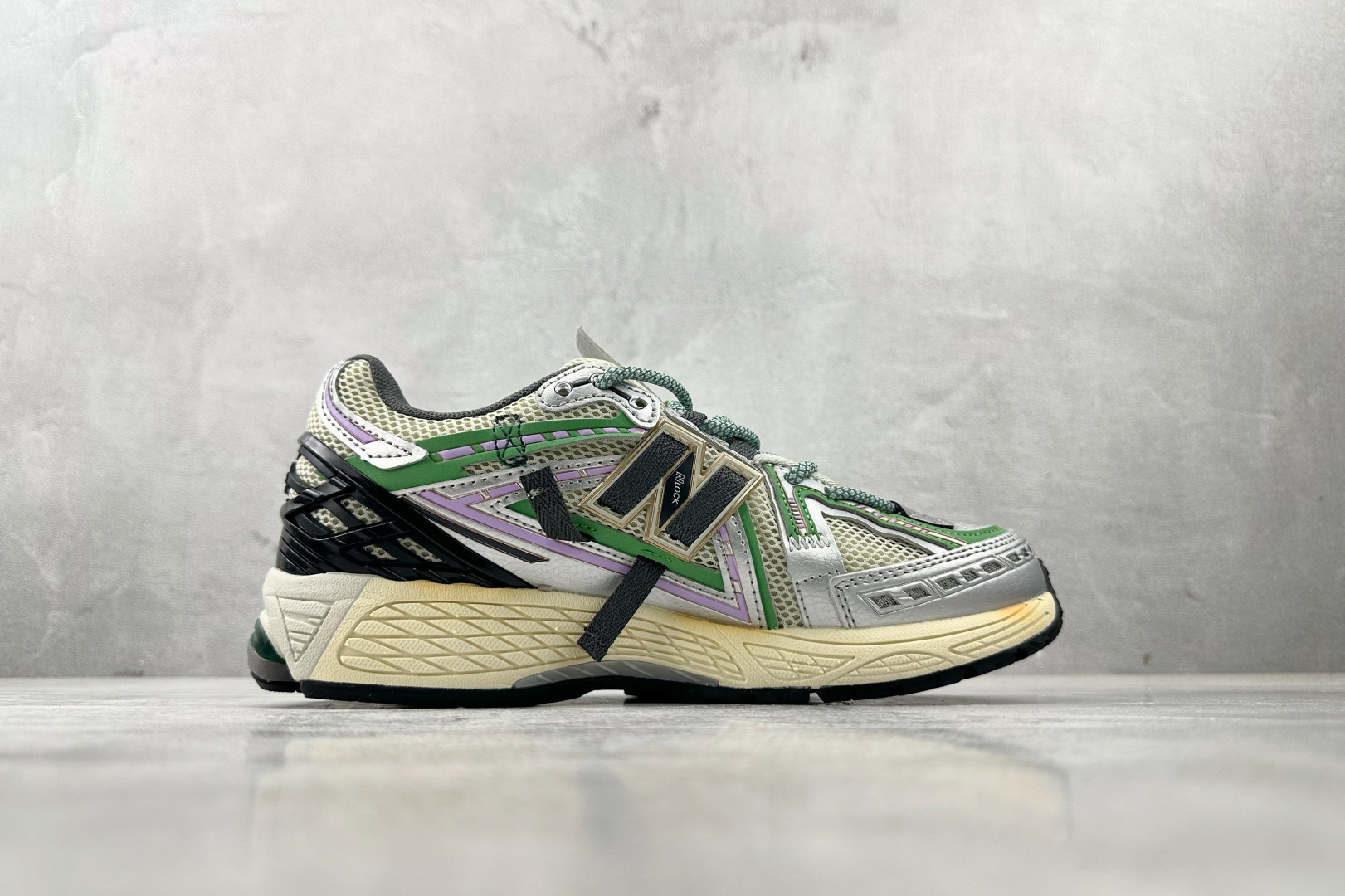 Adidas New Balance Basic Shoes L