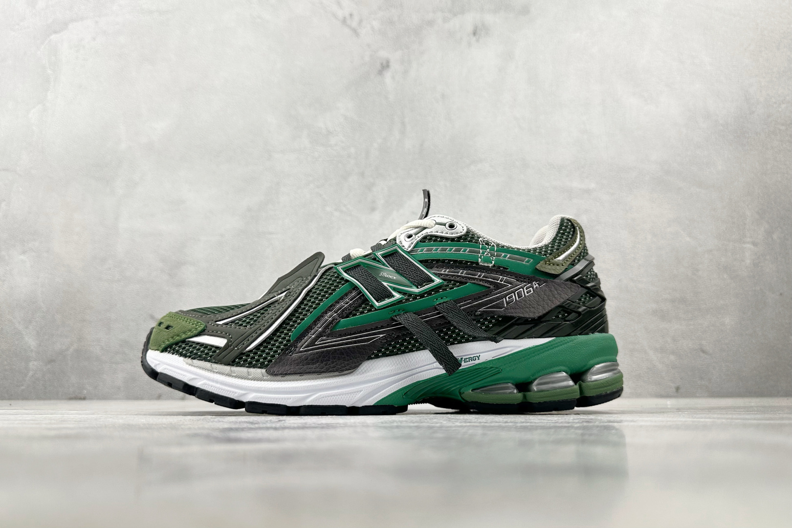 New Balance Basic Shoes L