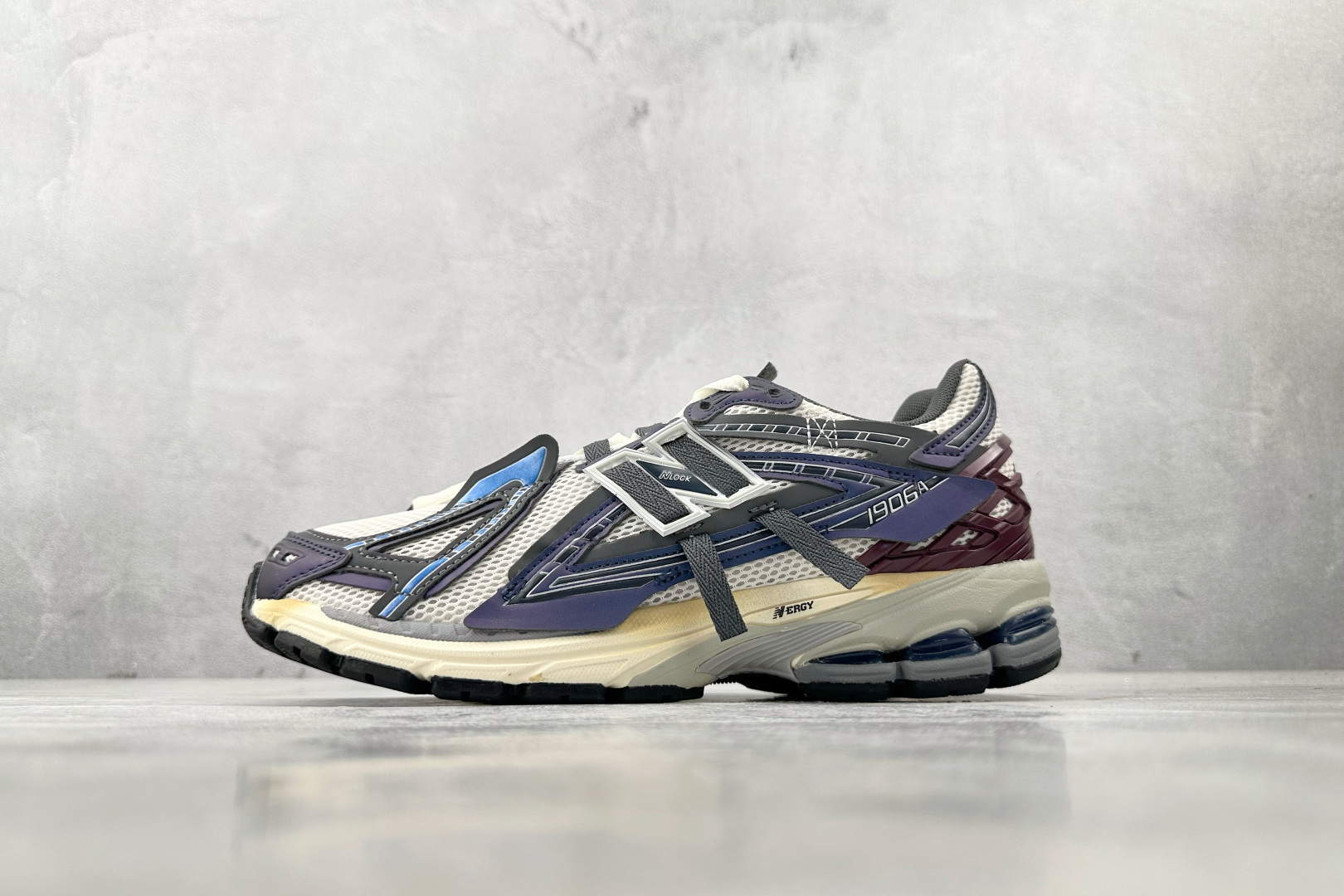 New Balance Basic Shoes L